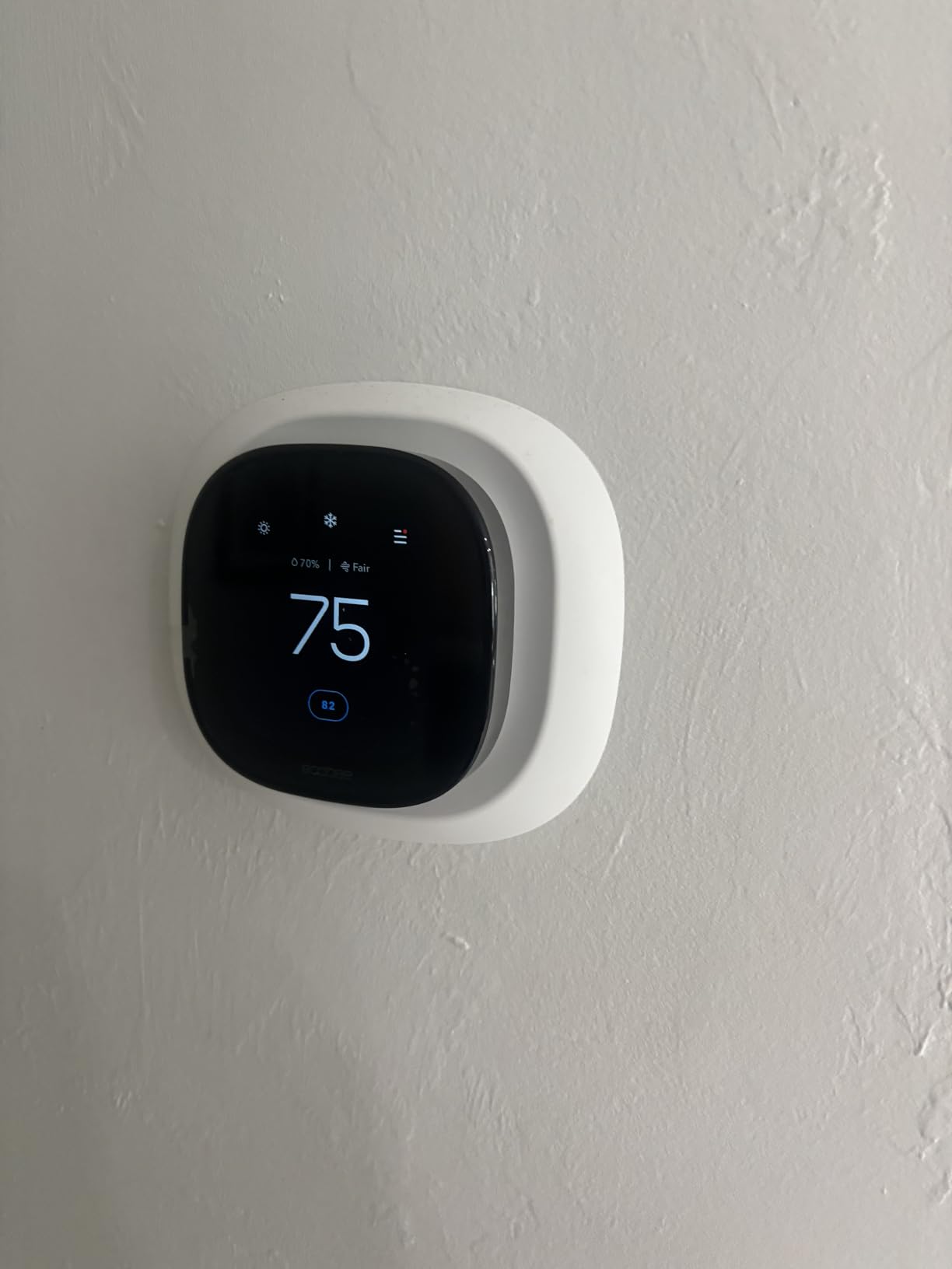 ecobee Smart Thermostat Premium with Smart Sensor and Air Quality Monitor - Programmable Wifi Thermostat - Works with Siri, Alexa, Google Assistant Customer Review ecobee Smart Thermostat Premium with Smart Sensor and Air Quality Monitor - Programmable Wifi Thermostat - Works with Siri, Alexa, Google Assistant - Customer Photo 1
