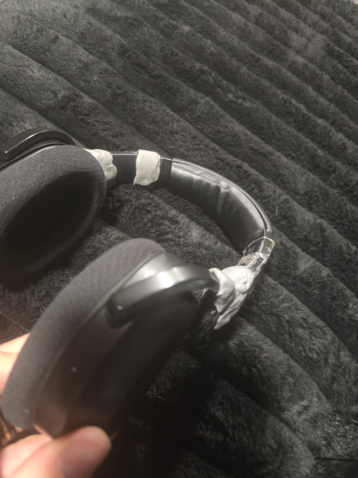 Razer Barracuda X Wireless Gaming & Mobile Headset (PC, PlayStation, Switch 2, Android, iOS): 2.4GHz Wireless + Bluetooth - Lightweight - 40mm Drivers - Detachable Mic - 50 Hr Battery - Mercury White Customer Review Razer Barracuda X Wireless Gaming & Mobile Headset (PC, PlayStation, Switch 2, Android, iOS): 2.4GHz Wireless + Bluetooth - Lightweight - 40mm Drivers - Detachable Mic - 50 Hr Battery - Mercury White - Customer Photo 2