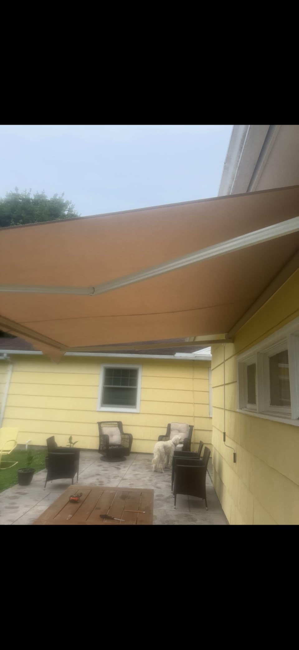 Tangkula 8 x 6.6 Ft Retractable Awning, Aluminum Patio Sun Shade w/Crank Handle and Water-Resistant Polyester, Outdoor Manual Retractable Awning Cover Shelter Customer Review Tangkula 8 x 6.6 Ft Retractable Awning, Aluminum Patio Sun Shade w/Crank Handle and Water-Resistant Polyester, Outdoor Manual Retractable Awning Cover Shelter - Customer Photo 1