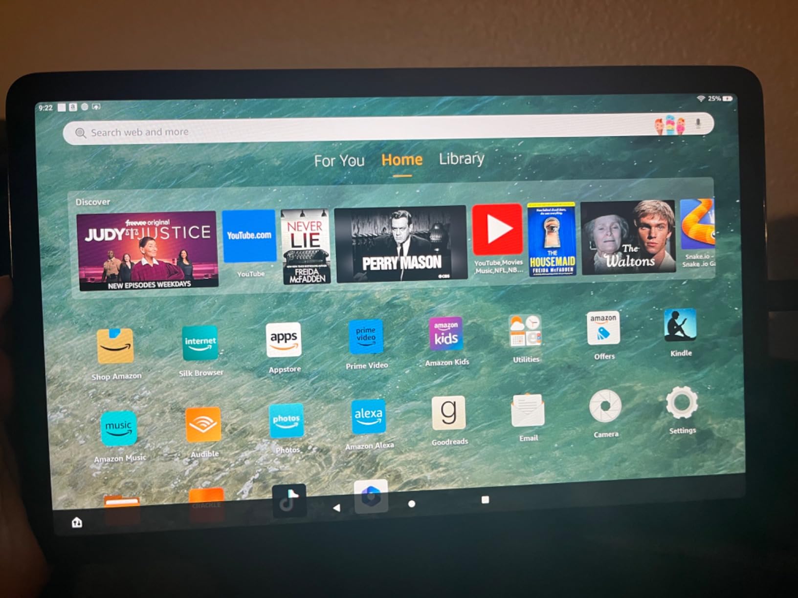 Like-New Amazon Fire Max 11 tablet, vivid 11