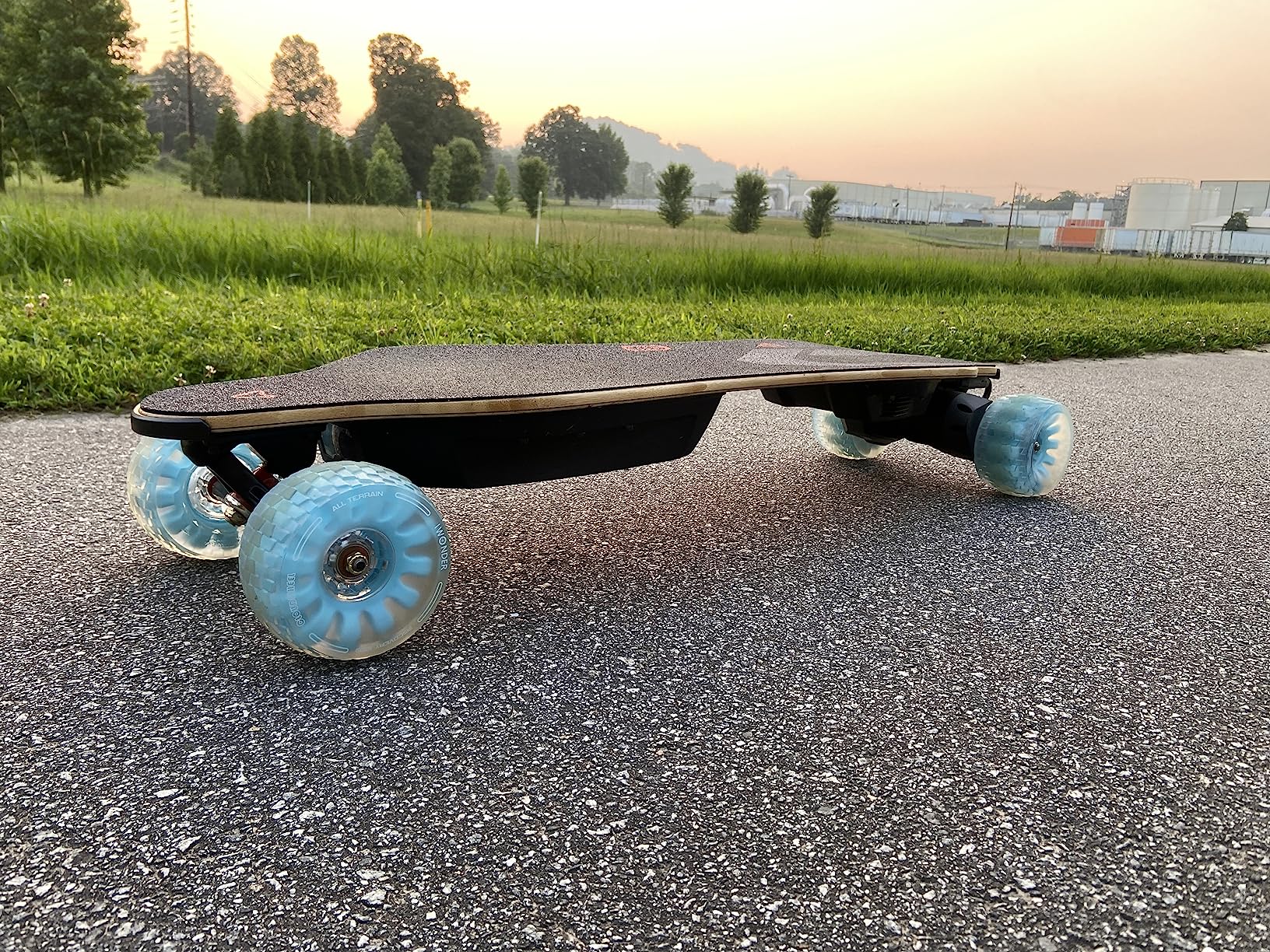 MEEPO Electric Longboard Skateboard with Remote for Adults, 34 MPH Top Speed, 30 Miles Long Range with 2800W*2 Gear Drive Motor, Bamboo & Fiberglass Deck, 330 LBS Max Load, Voyager X Customer Review MEEPO Electric Longboard Skateboard with Remote for Adults, 34 MPH Top Speed, 30 Miles Long Range with 2800W*2 Gear Drive Motor, Bamboo & Fiberglass Deck, 330 LBS Max Load, Voyager X - Customer Photo 1