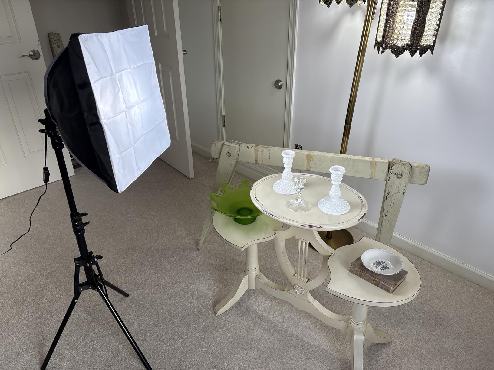 RALENO Softbox Photography Lighting Kit, 16'' x 16'' Softbox Lighting for TikTok with LED Bulb (50W | 5500K | 97 CRI | TLCI≥97), Continuous Light for Video Recording & Photography Shooting - Customer Photo 1