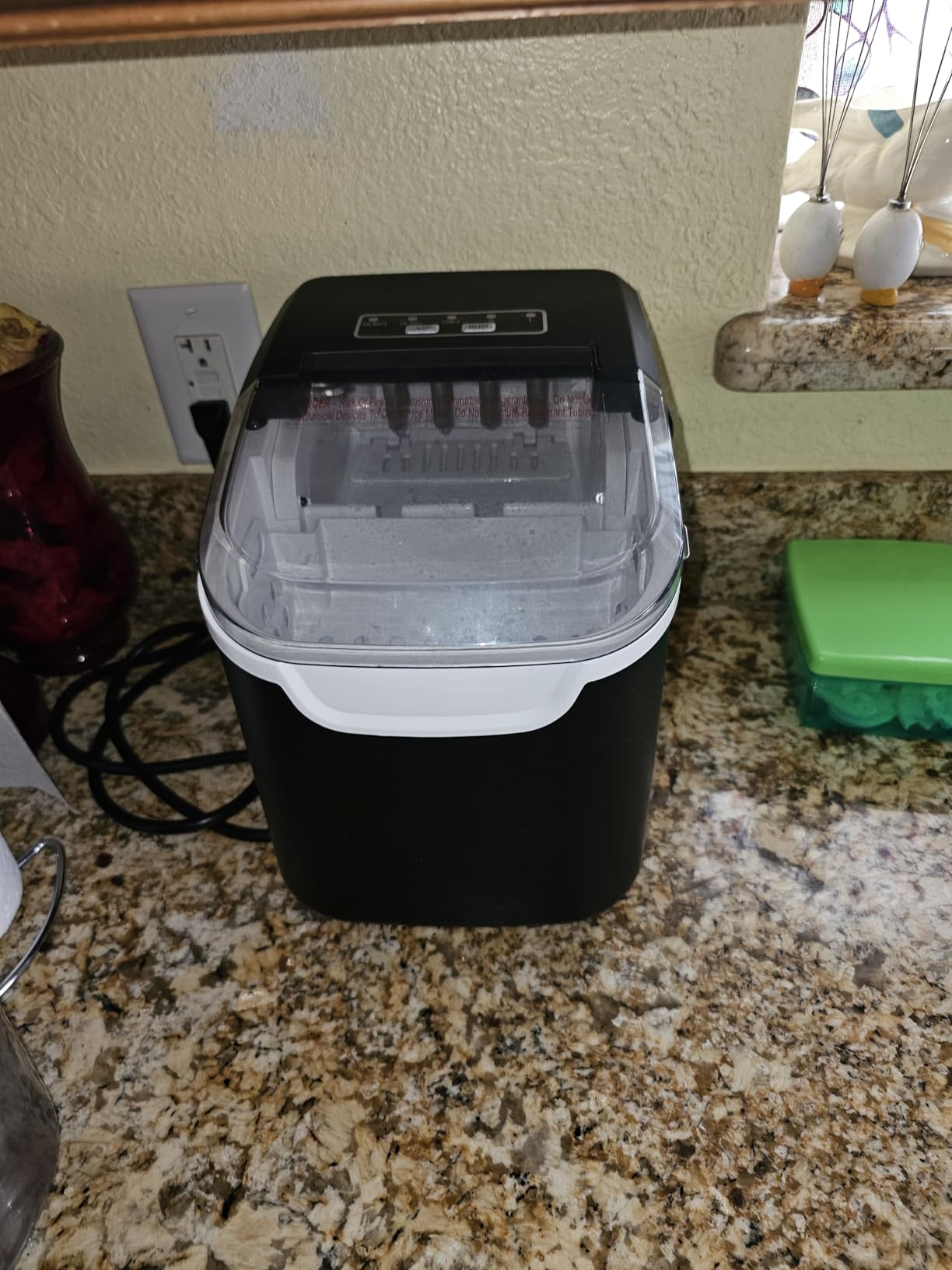 COWSAR Ice Maker Countertop, Portable Ice Machine with Self-Cleaning, 26.5lbs/24Hrs, 9 Bullet Ice Cubes in 6 Mins, Ice Basket and Scoop, Ideal for Home, Kitchen, Bar, Camping Customer Review COWSAR Ice Maker Countertop, Portable Ice Machine with Self-Cleaning, 26.5lbs/24Hrs, 9 Bullet Ice Cubes in 6 Mins, Ice Basket and Scoop, Ideal for Home, Kitchen, Bar, Camping - Customer Photo 1