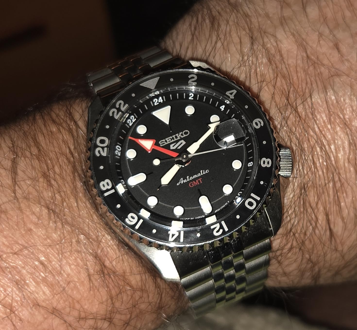 SEIKO SSK001 Automatic Watch for Men - 5 -Sports - Black Dial with Date Calendar and Luminous Hands & Markers and Black & Gray GMT Bezel, 100m Water-Resistant - Customer Photo 1