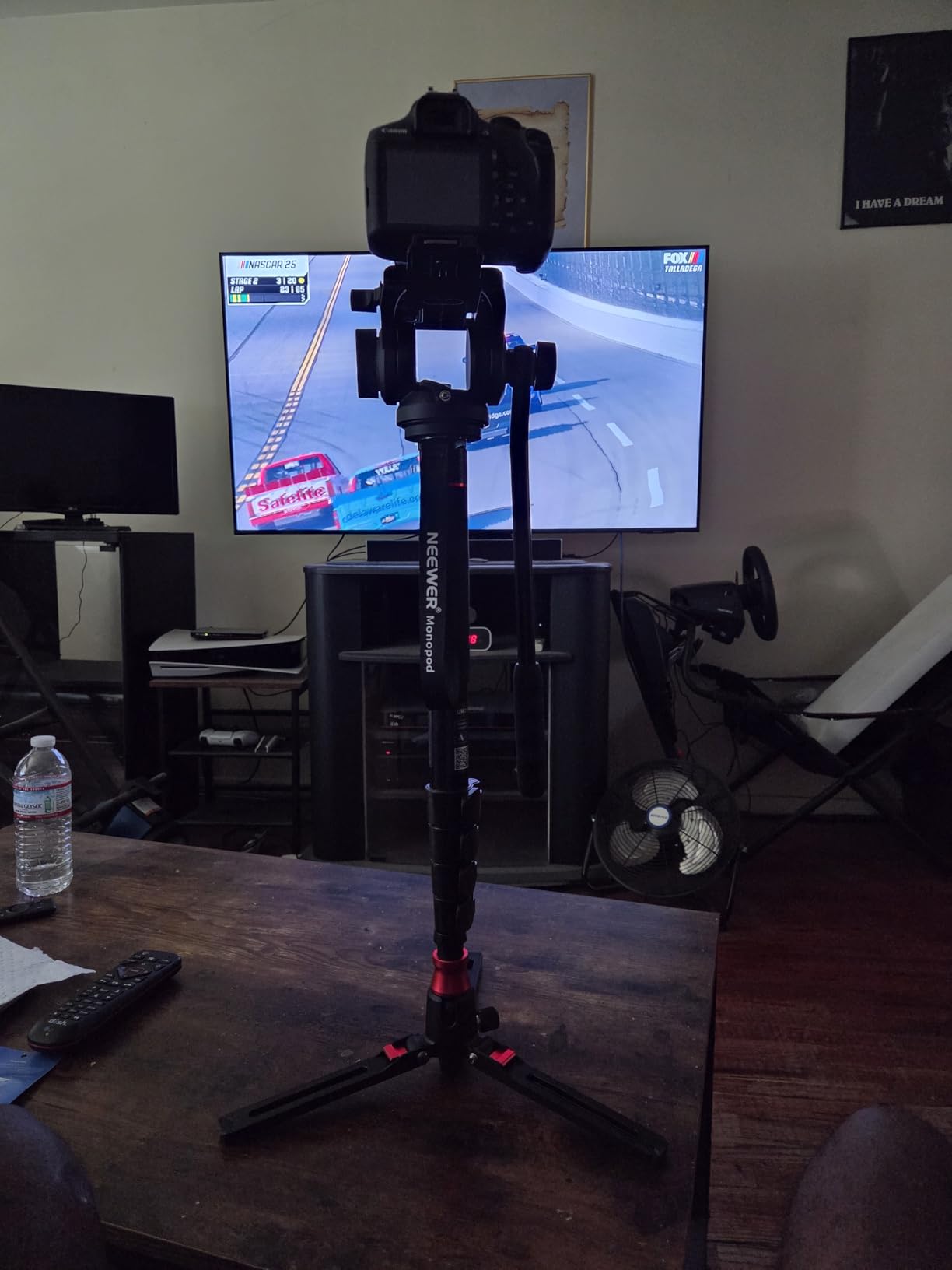 NEEWER Professional Camera Monopod with Feet, 70.5 NEEWER Professional Camera Monopod with Feet, 70.5