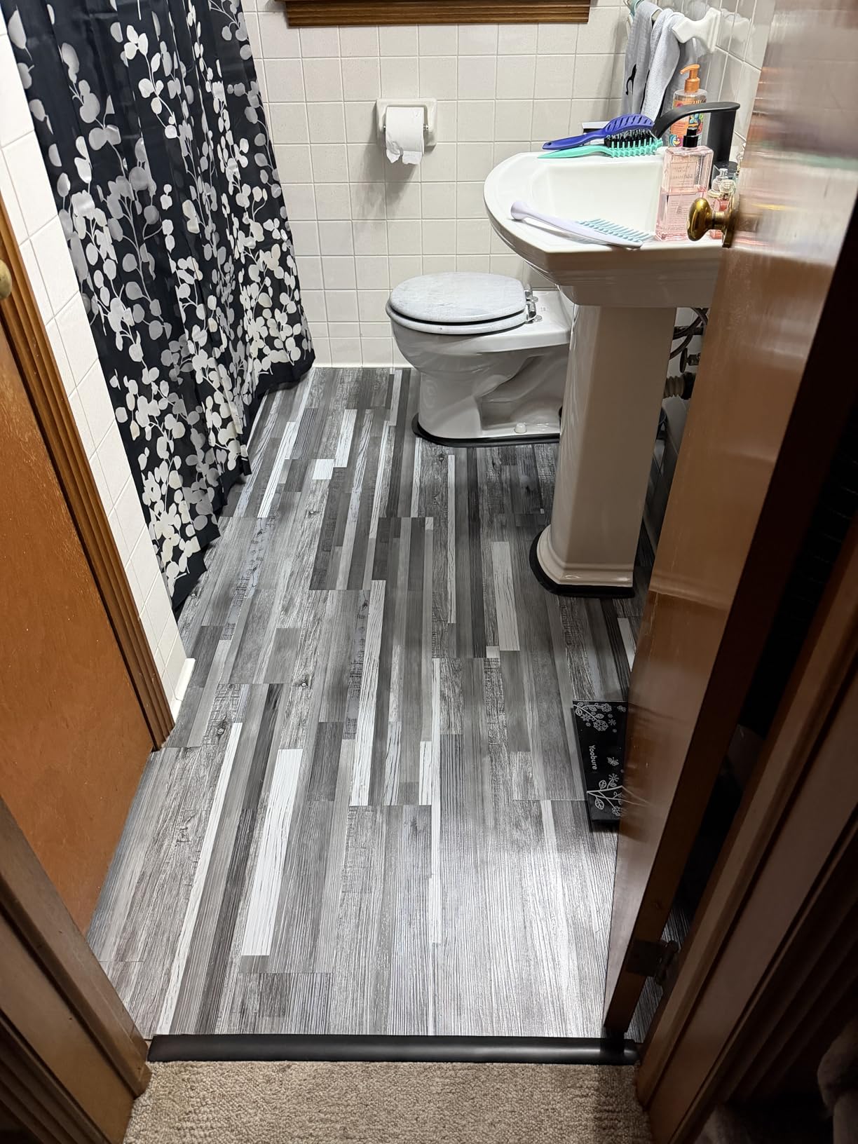Art3d 36-Pack 54 Sq.ft Peel and Stick Floor Tiles Vinyl Plank Flooring Wood Look, Adhesive and Waterproof Tile Sticker for Bedroom, Living Room, Kitchen, RV in Rosewood customer photo 1