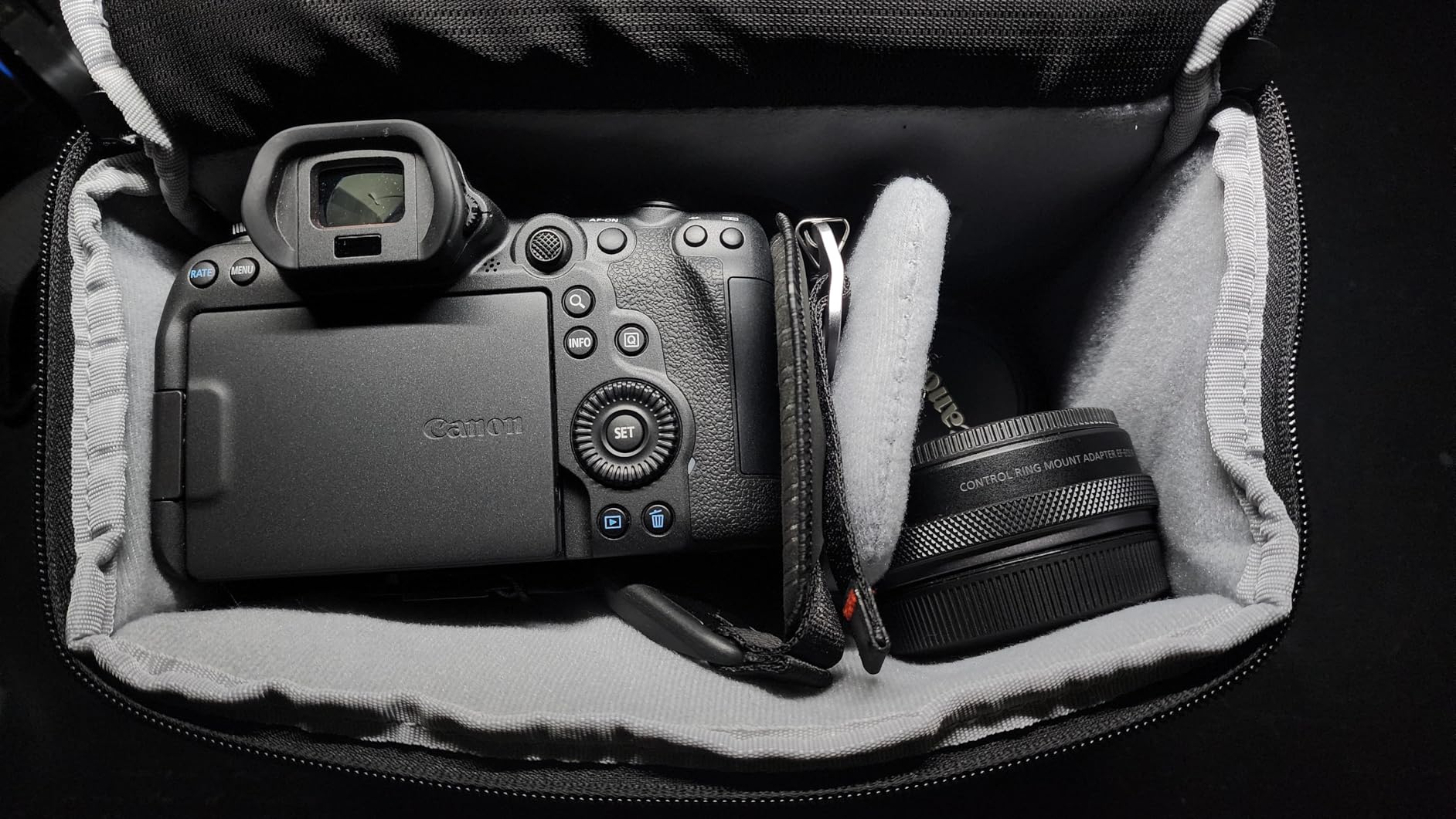 BAGSMART Small Camera Bag for Photographers, Compact Camera Shoulder Bags for DSLR/SLR/Mirrorless Cameras, Waterproof Crossbody Camera Case with Tripod Holder, Grey Customer Review BAGSMART Small Camera Bag for Photographers, Compact Camera Shoulder Bags for DSLR/SLR/Mirrorless Cameras, Waterproof Crossbody Camera Case with Tripod Holder, Grey - Customer Photo 1