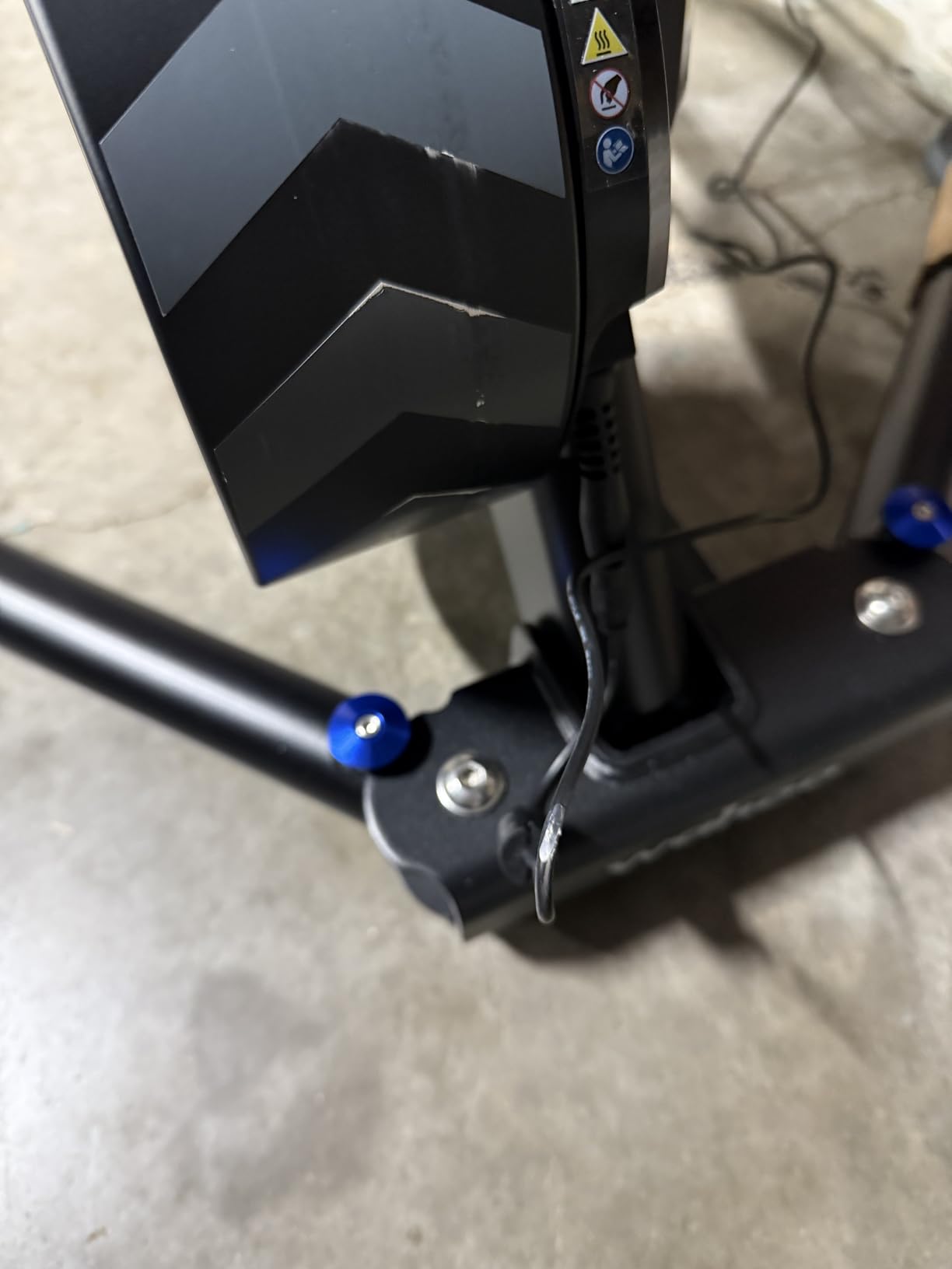 Wahoo KICKR V6 Smart Indoor Trainer Customer Review Wahoo KICKR V6 Smart Indoor Trainer - Customer Photo 2