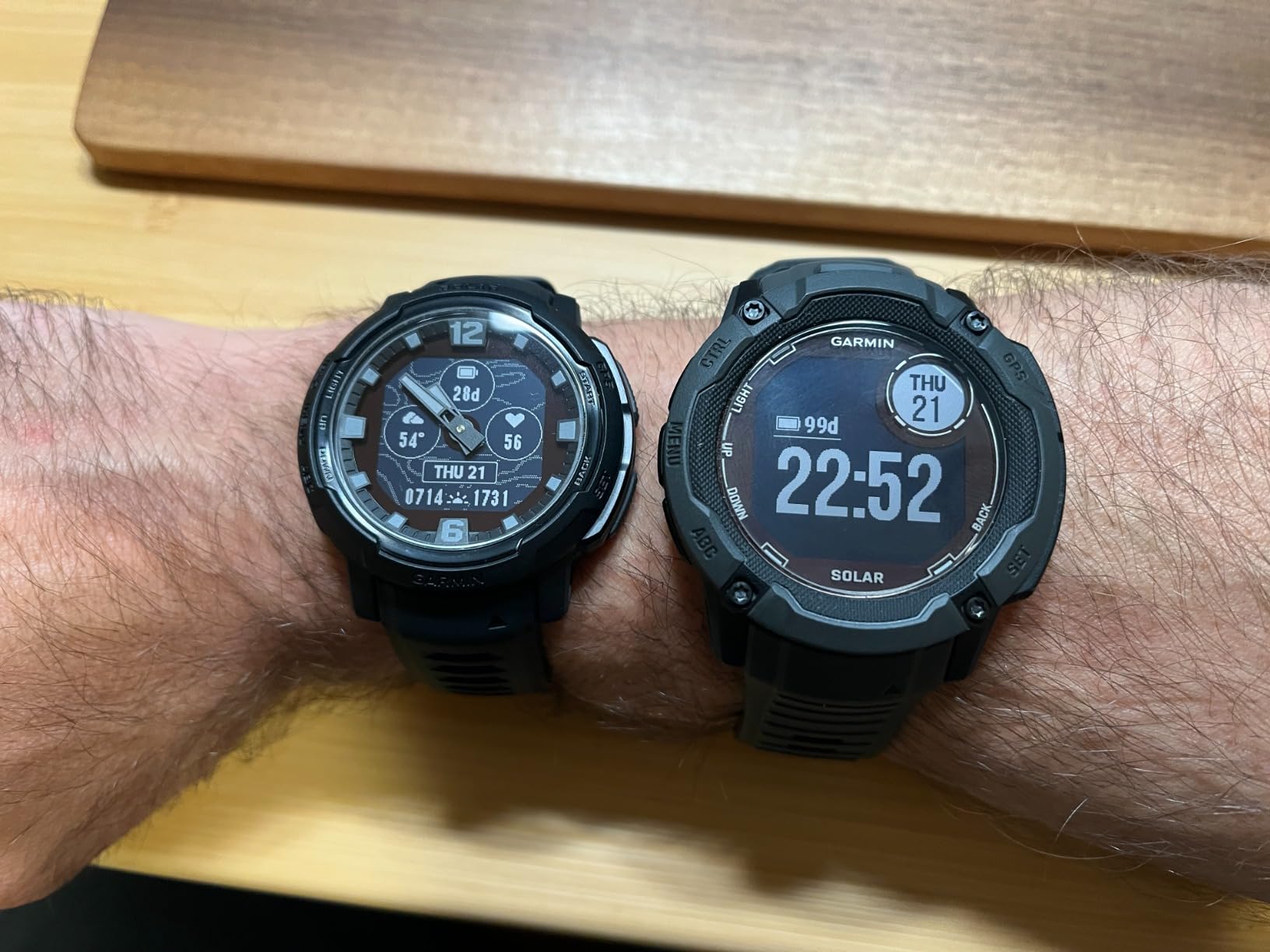 Garmin Instinct Crossover, Rugged Hybrid Smartwatch, Analog Hands and Digital Display, Black - Customer Photo 2