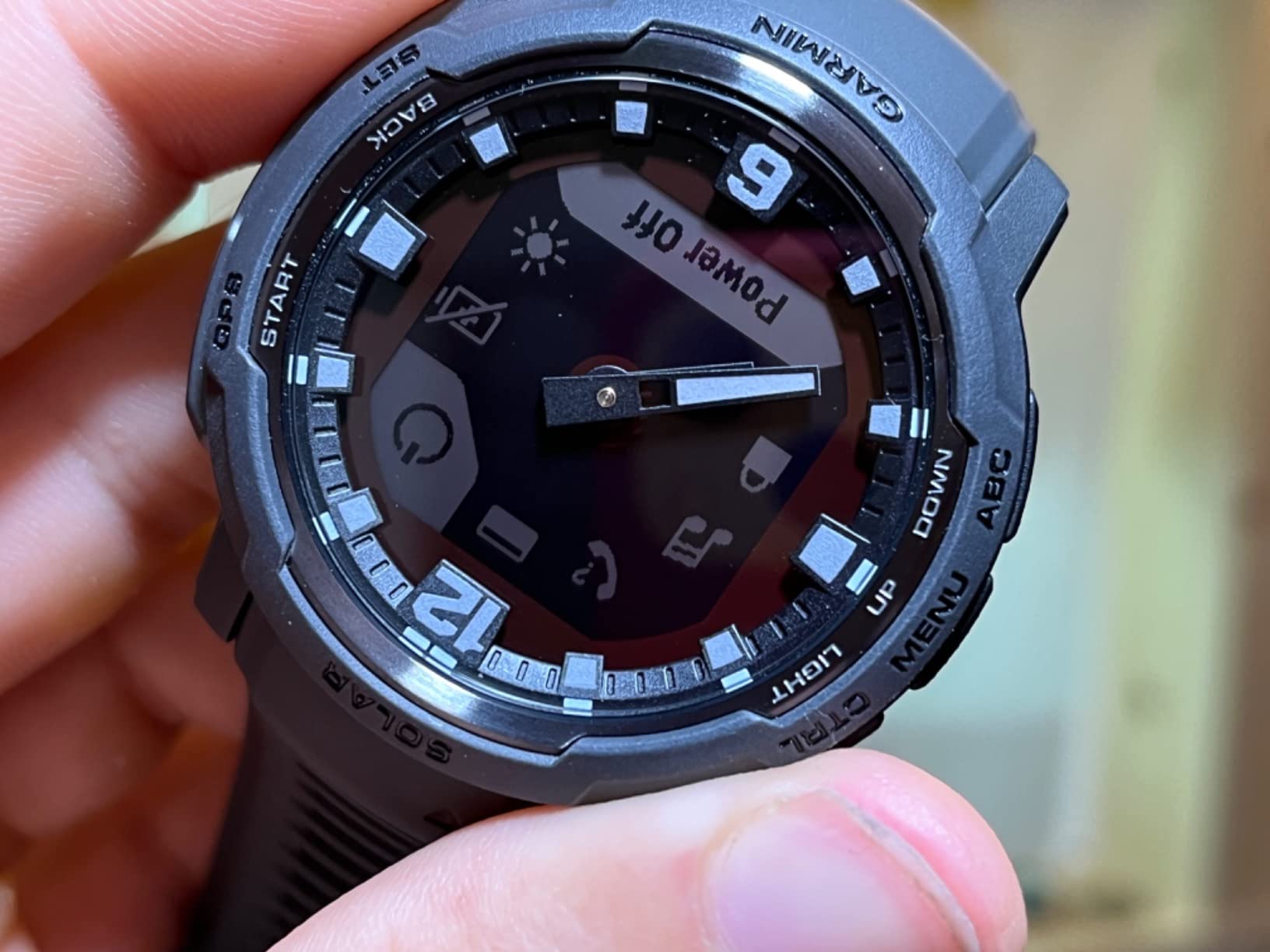 Garmin Instinct Crossover Solar, Rugged Hybrid Smartwatch with Solar Charging Capabilities, Analog Hands and Digital Display, Graphite - Customer Photo 3