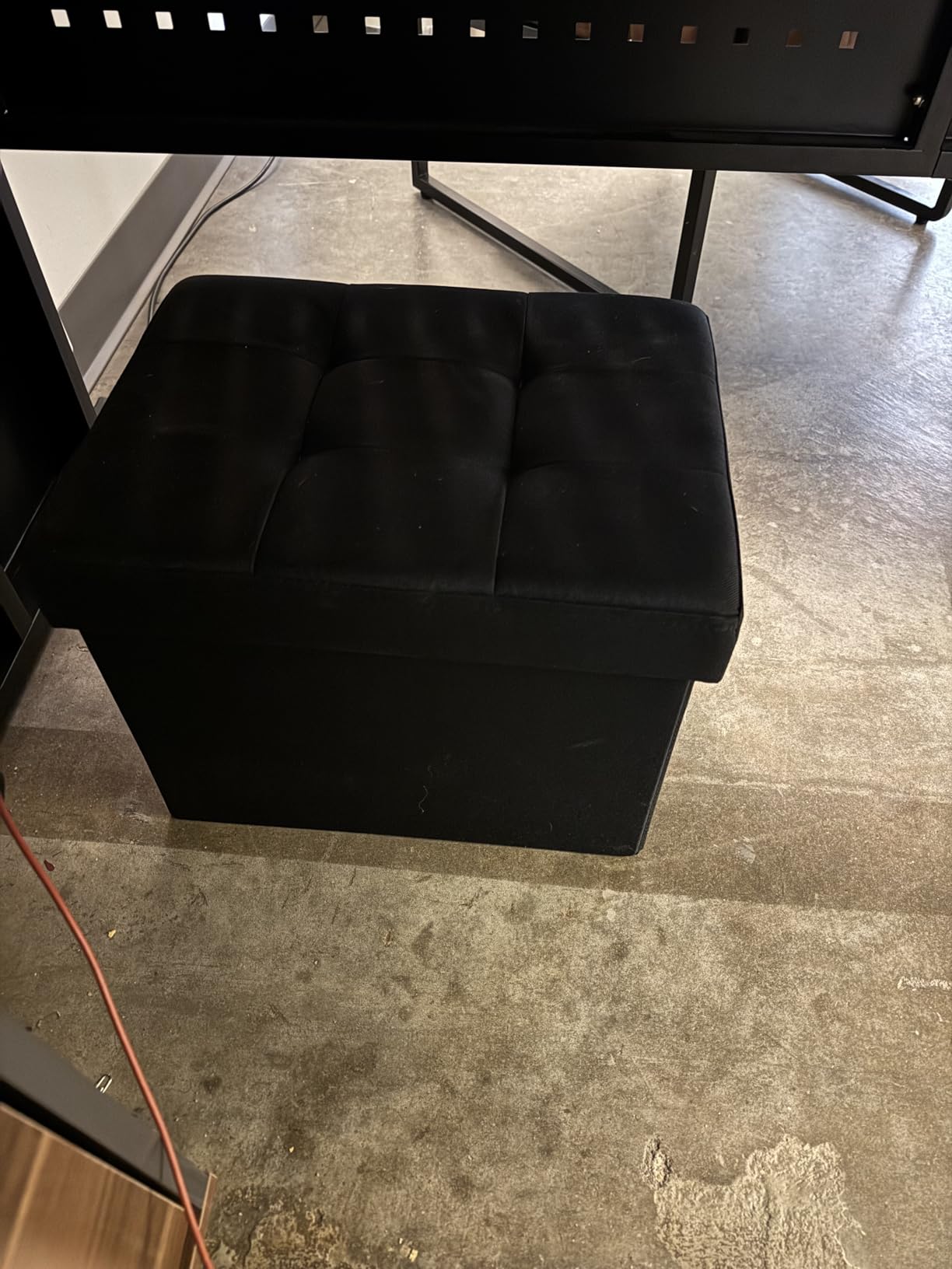 SONGMICS Mazie Collection - Small Folding Storage Ottoman, Foot Rest Stool, 12.2 x 16.1 x 12.2 Inches, 286 lb Load Capacity, for Living Room, Bedroom, Home Office, Dorm, Dark Gray ULSF102G01 - Customer Photo 2