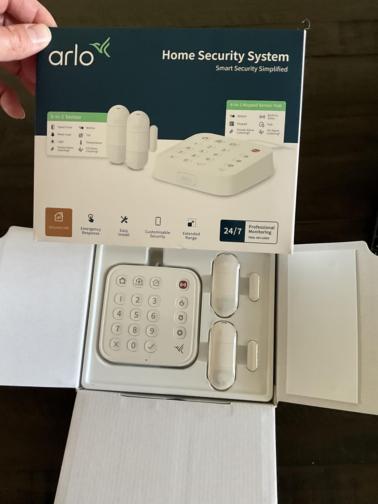 Arlo Home Security System - Alarm System with Wired Keypad Sensor Hub, 5 8-in-1 Sensors & Yard Sign - No Contract Required - DIY Installation - White, SS1501 - Customer Photo 2