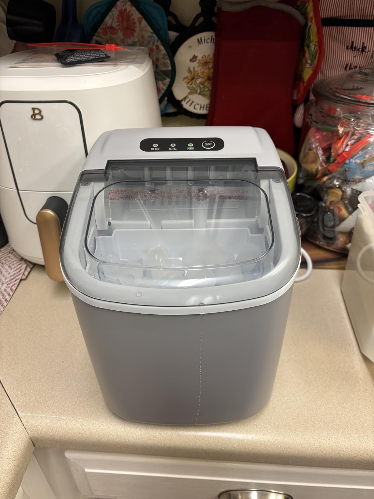Portable Countertop Ice Maker Machine with Handle, 8 Bullet-Shaped Ice Cubes Ready in 6 Mins, 26Lbs/24H, Self-Cleaning Function with Ice Scoop and Basket for Home/Kitchen/Party (Grey) customer photo 2