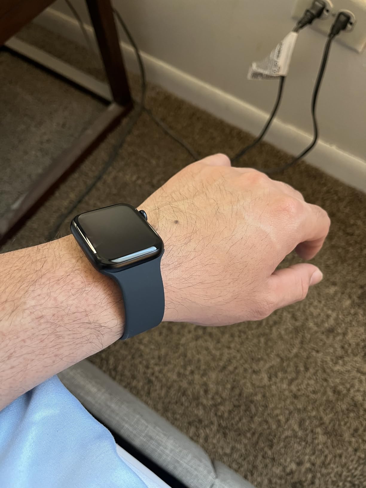 Apple Watch SE (2nd Gen) (GPS + Cellular, 44mm) - Midnight Aluminum Case with Midnight Sport Band, M/L (Renewed) Customer Review Apple Watch SE (2nd Gen) (GPS + Cellular, 44mm) - Midnight Aluminum Case with Midnight Sport Band, M/L (Renewed) - Customer Photo 2