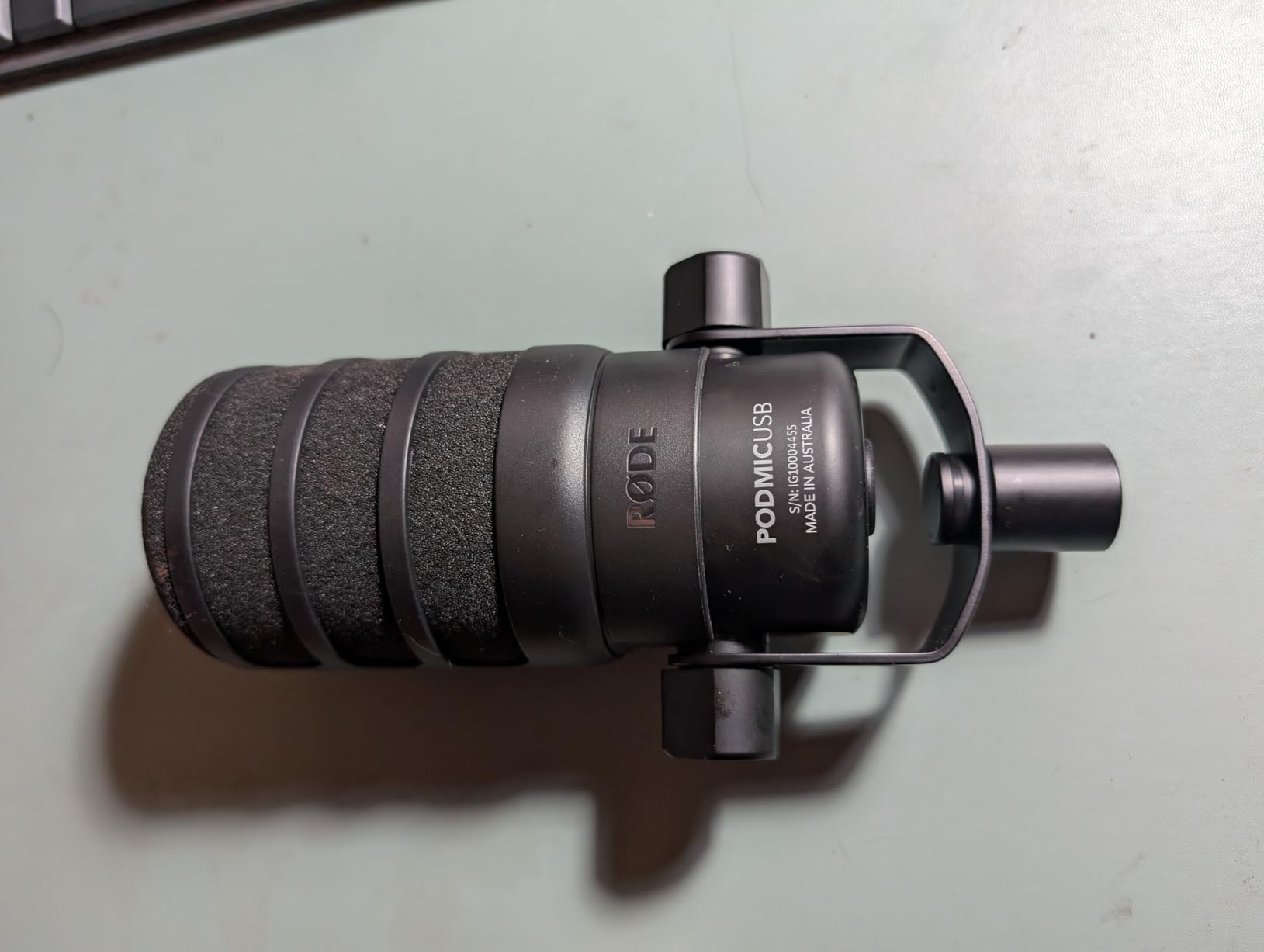 R�DE PodMic USB Versatile Dynamic Broadcast Microphone With XLR and USB Connectivity for Podcasting, Streaming, Gaming, Music-Making and Content Creation (Black) Customer Review R�DE PodMic USB Versatile Dynamic Broadcast Microphone With XLR and USB Connectivity for Podcasting, Streaming, Gaming, Music-Making and Content Creation (Black) - Customer Photo 1
