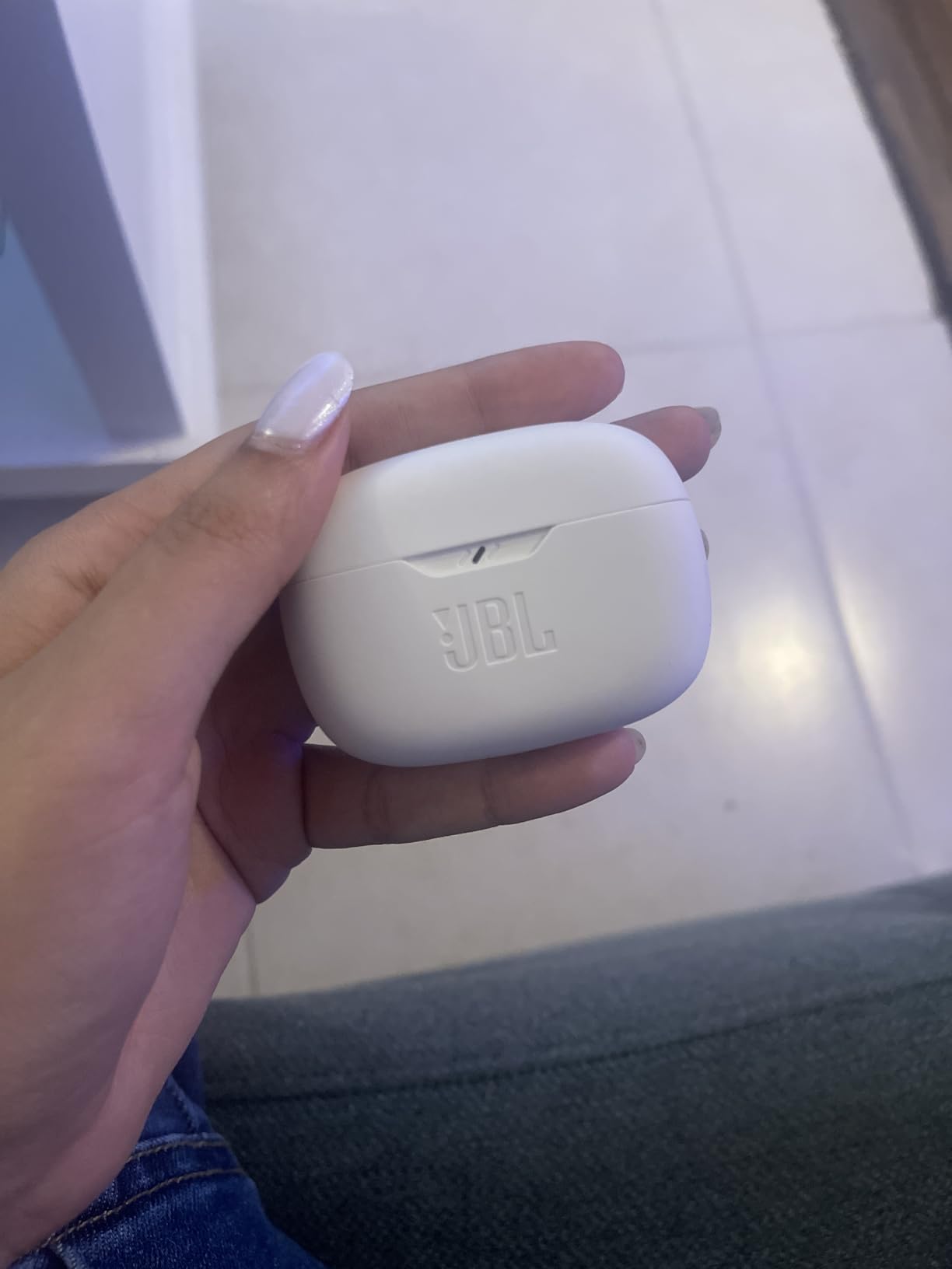 JBL Vibe Beam - True Wireless JBL Deep Bass Sound Earbuds, Bluetooth 5.2, Water & Dust Resistant, Hands-free call with VoiceAware, Up to 32 hours of battery life (White) Customer Review JBL Vibe Beam - True Wireless JBL Deep Bass Sound Earbuds, Bluetooth 5.2, Water & Dust Resistant, Hands-free call with VoiceAware, Up to 32 hours of battery life (White) - Customer Photo 3