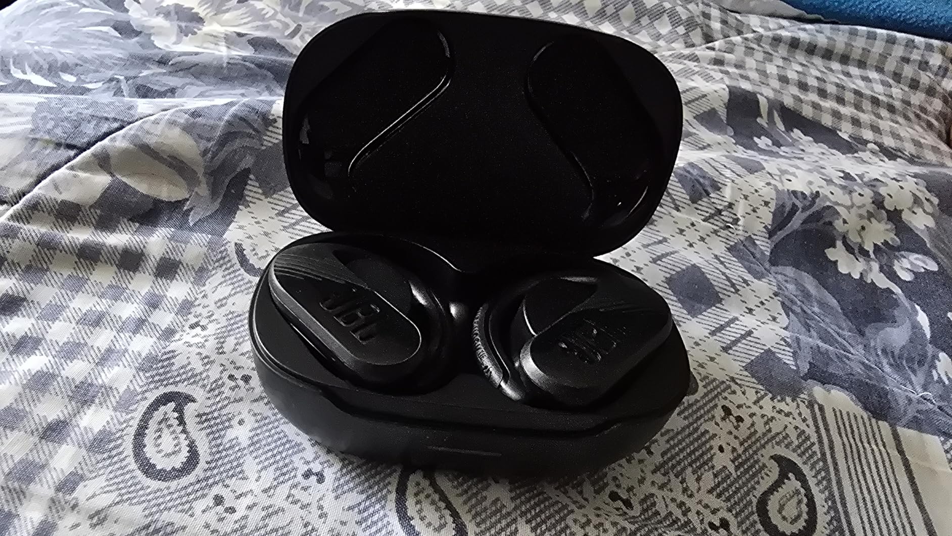 JBL Endurance Peak 3 - Dust and Water Proof (IP68) True Wireless Active Earbuds, JBL Pure Bass Sound, Up to 50 Total Hours of Playback with Speed Charge, Ambient Aware & Talk Thru - Customer Photo 2