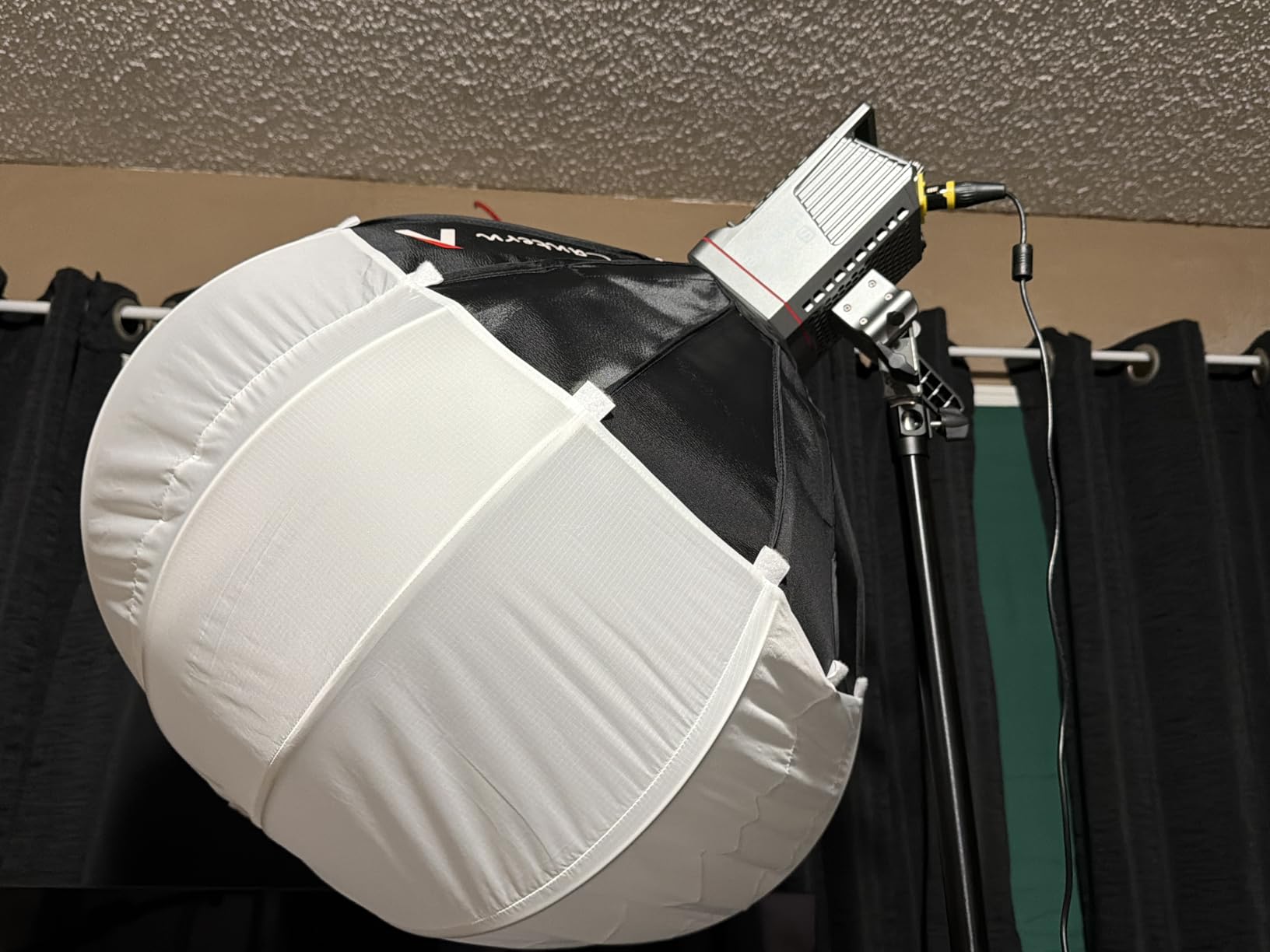 amaran 200x S 200W Bi-Color LED Video Light,Bluetooth App Control Studio Light,DC/AC Power Supply Bowens Mount Silent Fan Photography Lighting(amaran200xs) Customer Review amaran 200x S 200W Bi-Color LED Video Light,Bluetooth App Control Studio Light,DC/AC Power Supply Bowens Mount Silent Fan Photography Lighting(amaran200xs) - Customer Photo 2
