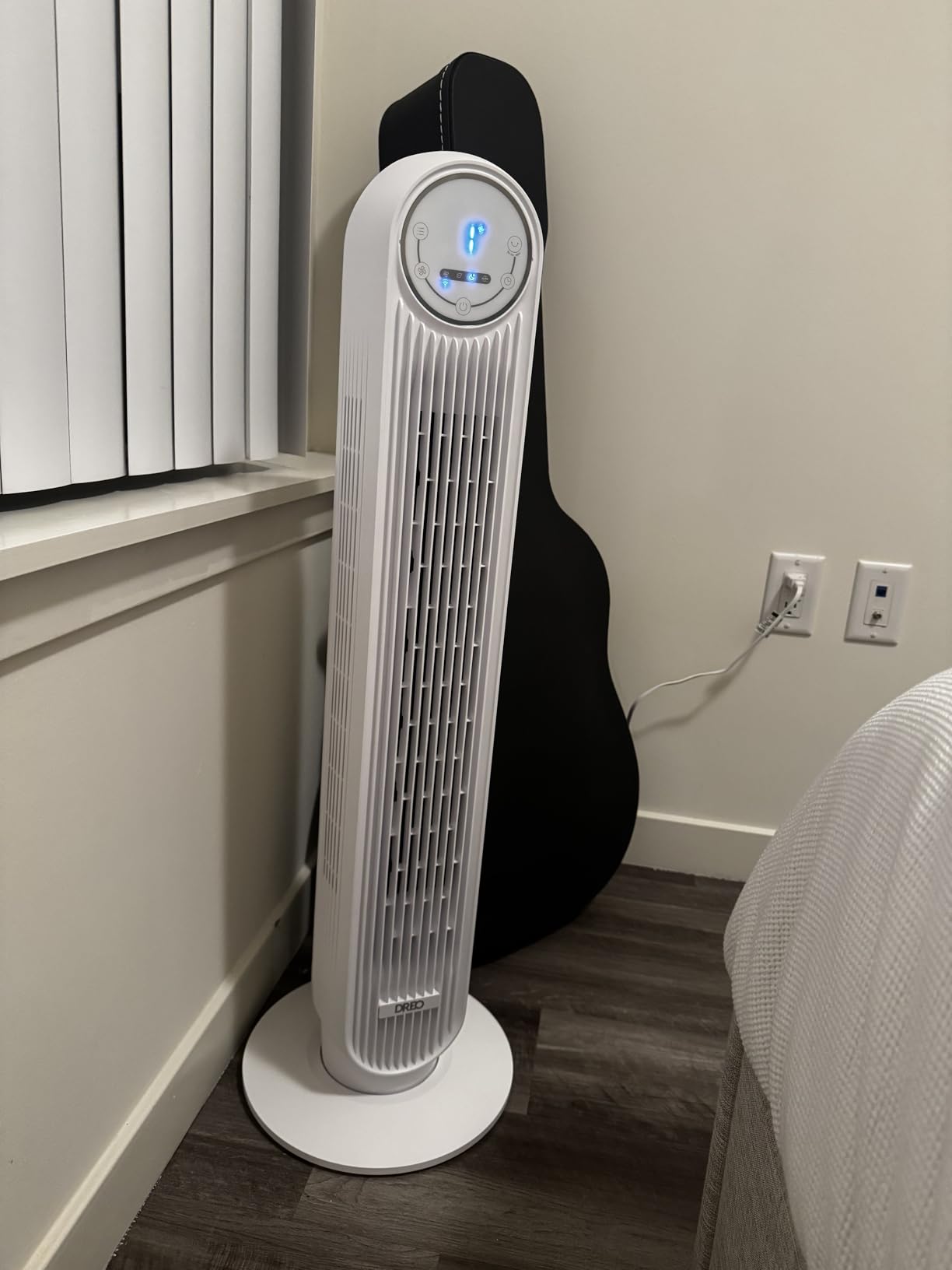 Dreo Tower Fan for Bedroom, 25ft/s Smart Standing Fans, 90° Oscillating Floor Fan with 4 Modes, 4 Speeds, 8H Timer, 28dB, Bladeless, Remote, 28 dB, Works with WiFi Voice Control customer photo 2