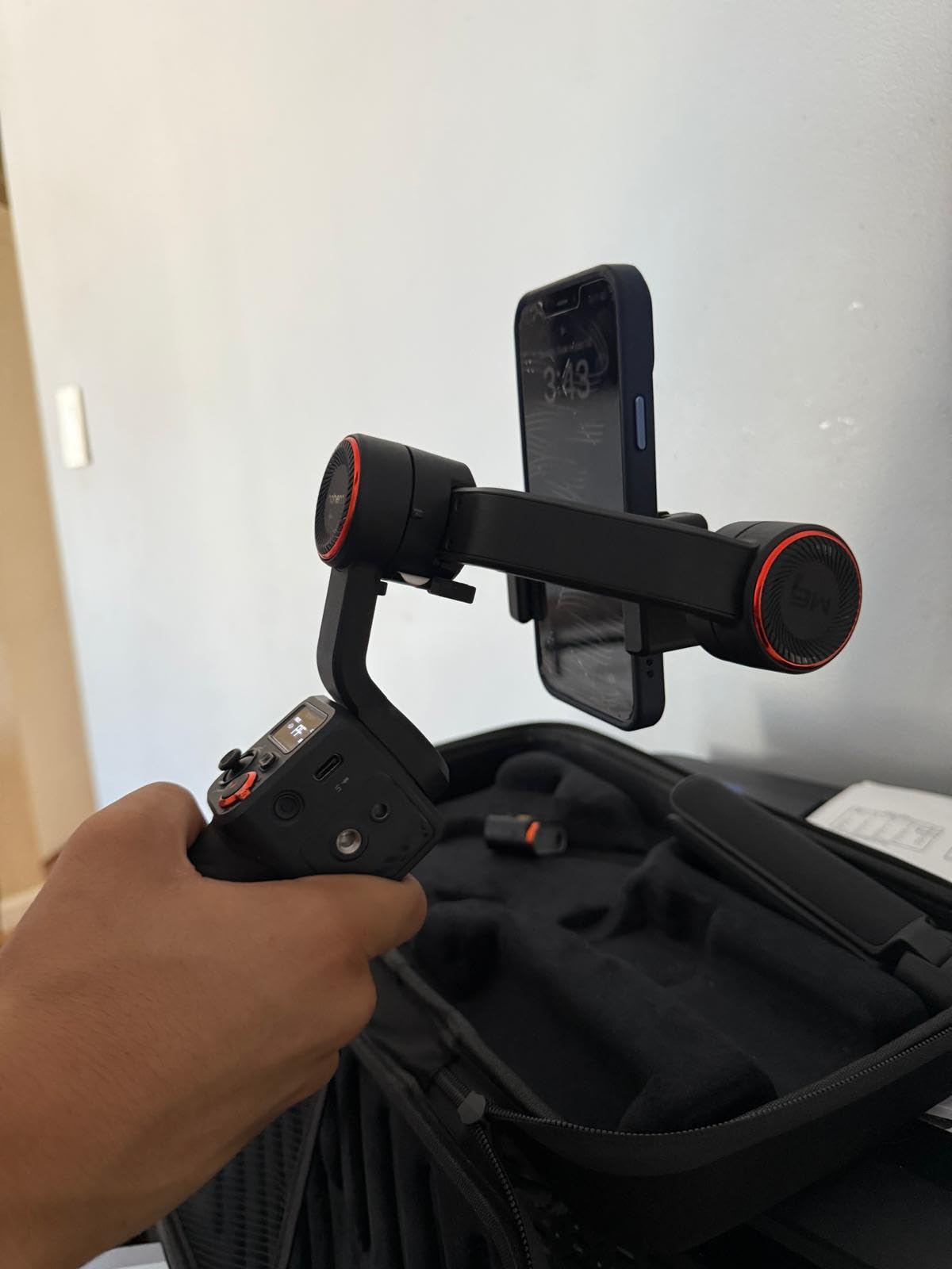 Hohem iSteady M6 Kit Gimbal Stabilizer for Smartphone, 3-Axis Phone Gimbal with AI Tracking, Magnetic Fill Light, 18H Long Lasting Battery Stabilizer for iPhone & Android, Ideal for Video Recording - Customer Photo 2