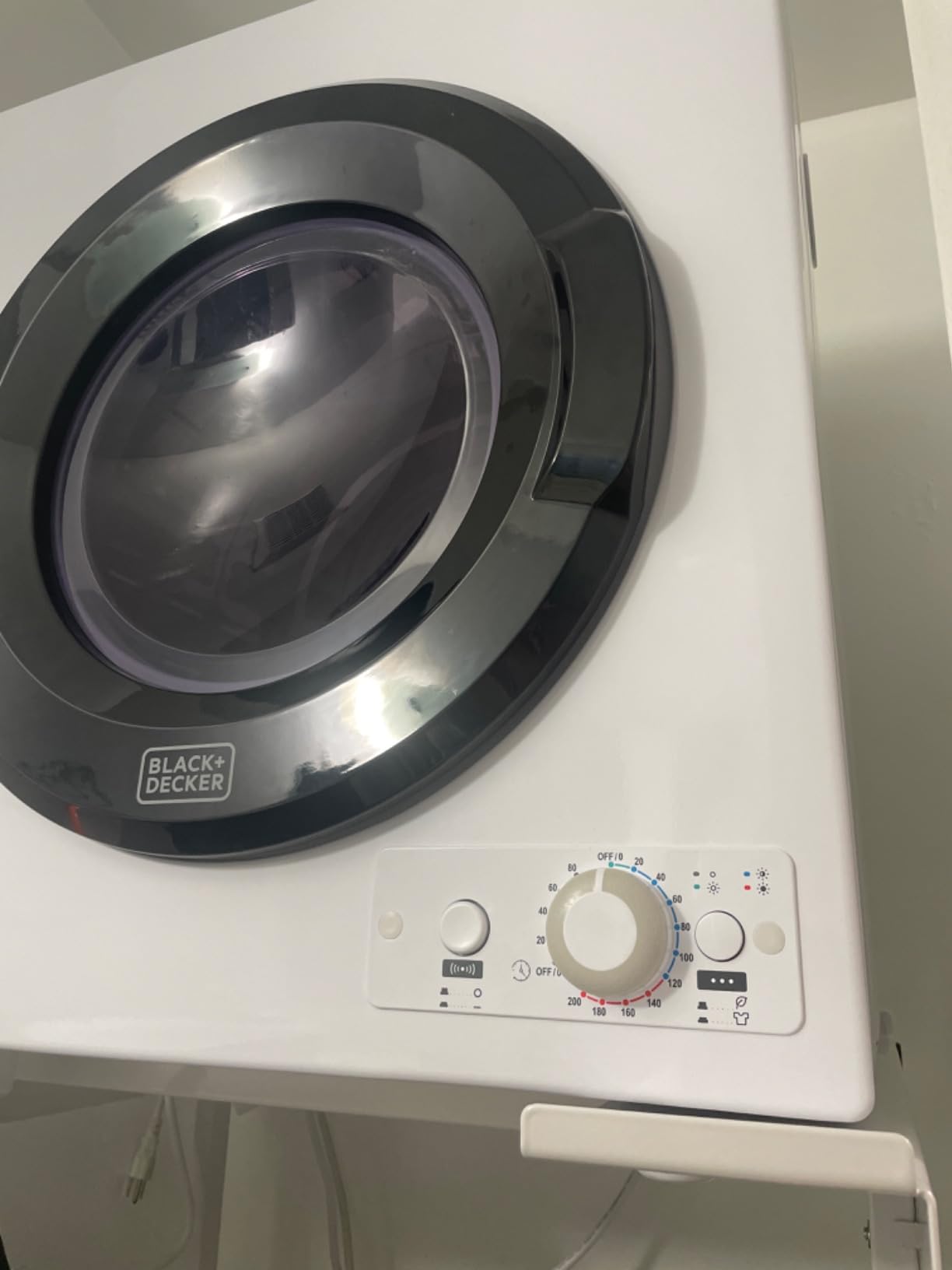 BLACK+DECKER 1.5 Cu. Ft. Compact Dryer, 5.5 lb. Capacity, 850W 120V Vented Electric Drying Machine with Stainless Steel Drum, Portable Dryer for Laundry for Standard Wall Outlet, BCED15, White - Customer Photo 3