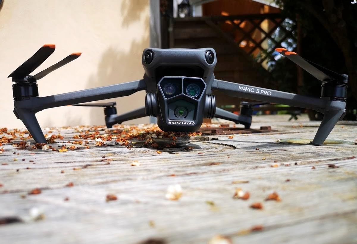 DJI Mavic 3 Pro with RC, Flagship Triple-Camera Drone with 4/3 CMOS Hasselblad 4K Camera, 43-Min Flight Time, 15km HD Video Transmission, FAA Remote ID Compliant - Customer Photo 2