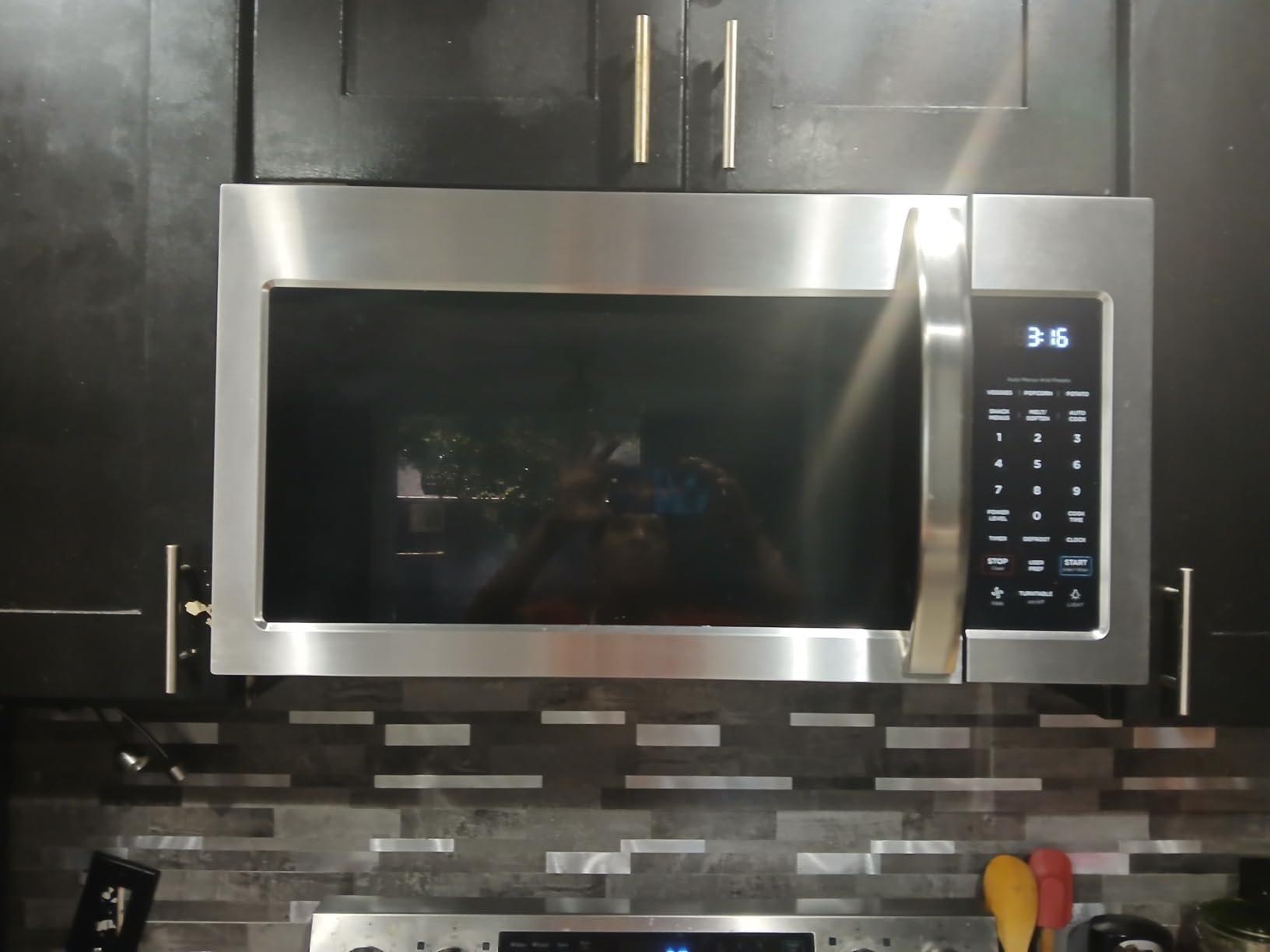 Midea MOR17BSA-SS 1.7 Cu.ft. Over The Range Microwave Oven with Smart Touch Panel, Auto Cooking Menu, 1000 W, 300 CFM Ventilation, in Stainless Steel - Customer Photo 2