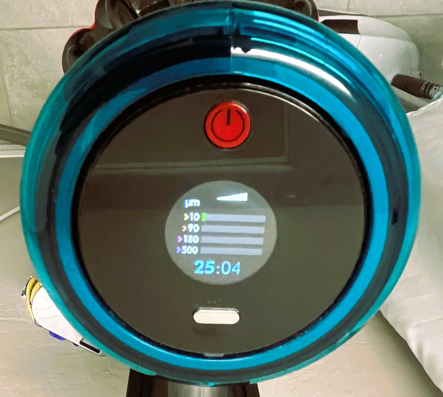 Dyson Gen5detect Cordless Vacuum, 280AW, 3 Power Modes, Up to 70 Minutes, Illumination Reveals dust, HEPA Filtration, All Floor Types customer photo 1