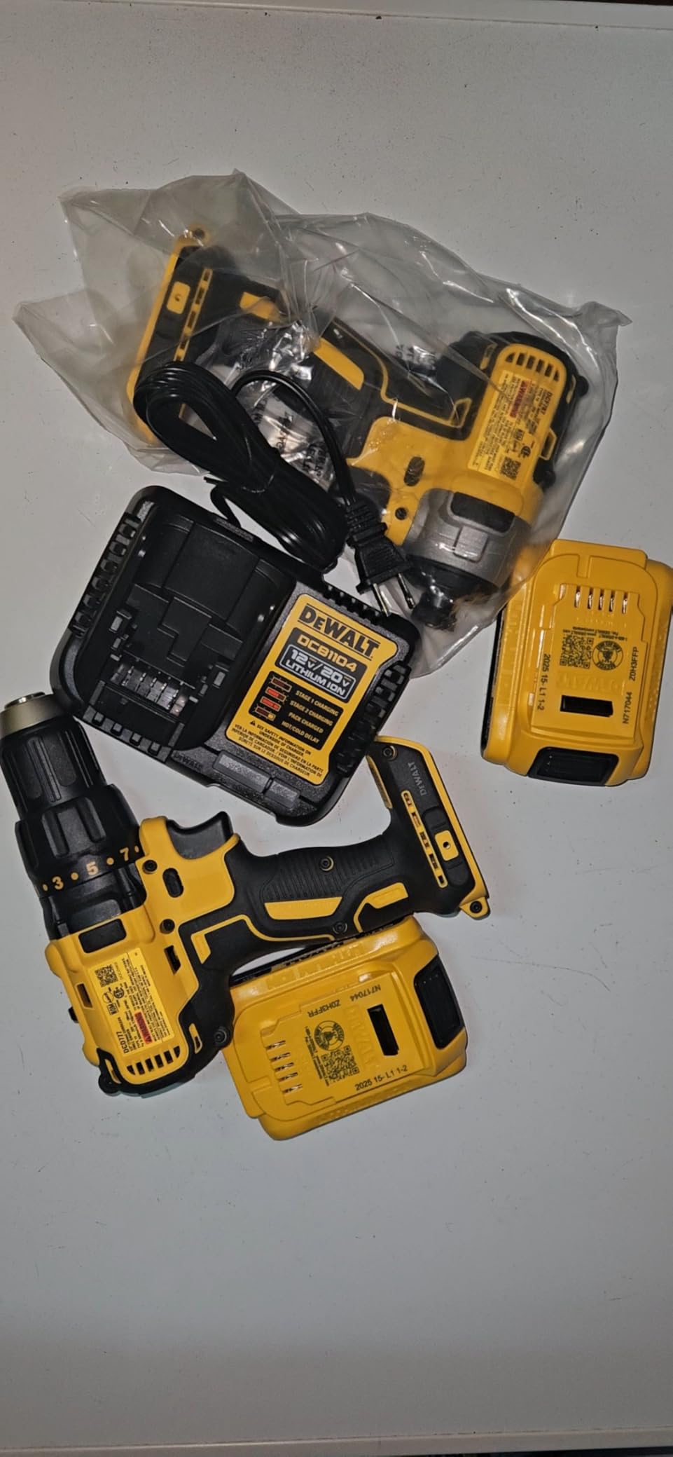 DEWALT 20V MAX Cordless Drill and Impact Driver, Power Drill Brushless 2-Tool Power Tool Combo Kit, Includes 2 Batteries, Charger and Bag (DCK277D2) Customer Review DEWALT 20V MAX Cordless Drill and Impact Driver, Power Drill Brushless 2-Tool Power Tool Combo Kit, Includes 2 Batteries, Charger and Bag (DCK277D2) - Customer Photo 2