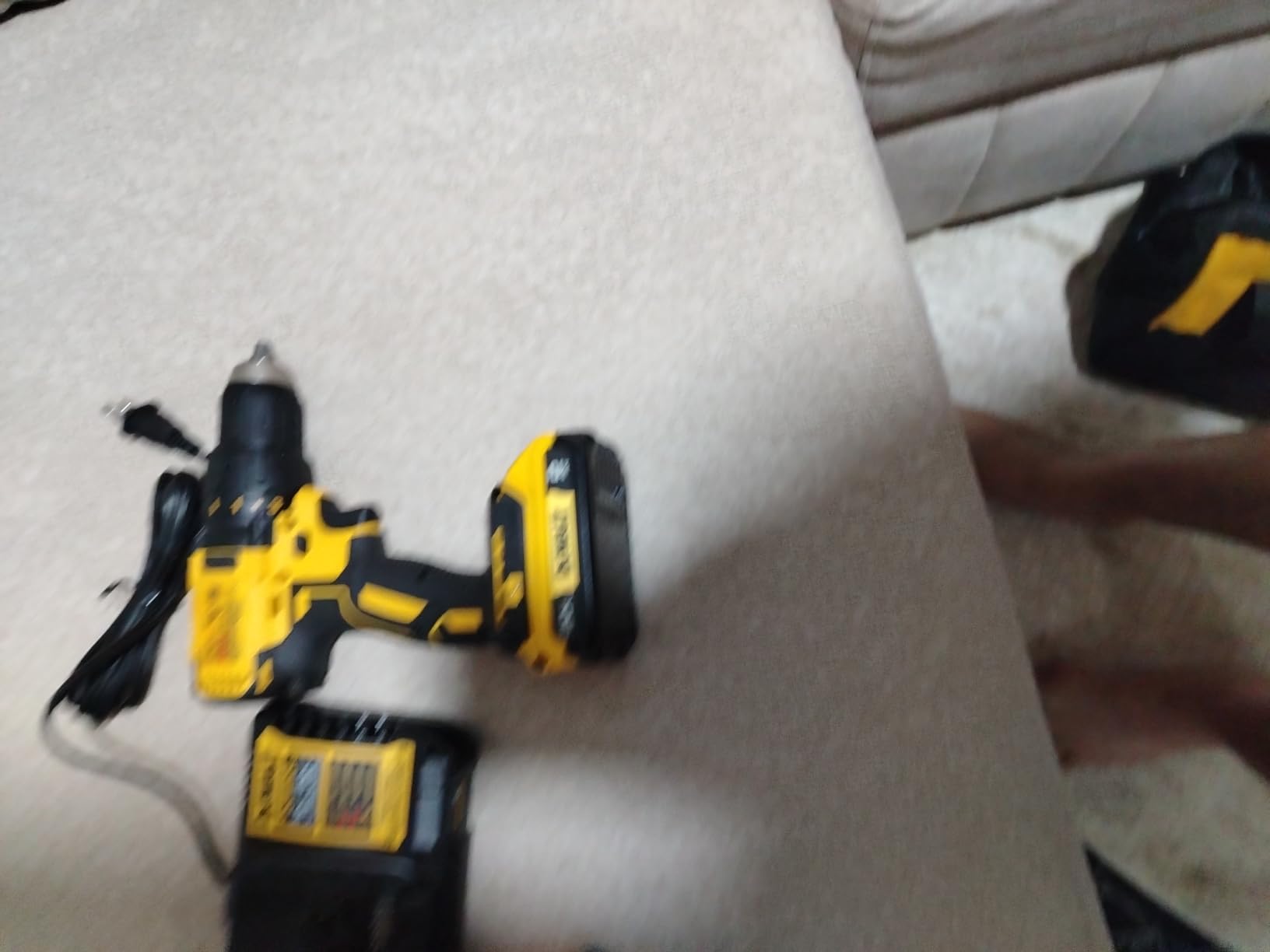 DEWALT 20V MAX Cordless Drill and Impact Driver, Power Drill Brushless 2-Tool Power Tool Combo Kit, Includes 2 Batteries, Charger and Bag (DCK277D2) Customer Review DEWALT 20V MAX Cordless Drill and Impact Driver, Power Drill Brushless 2-Tool Power Tool Combo Kit, Includes 2 Batteries, Charger and Bag (DCK277D2) - Customer Photo 4