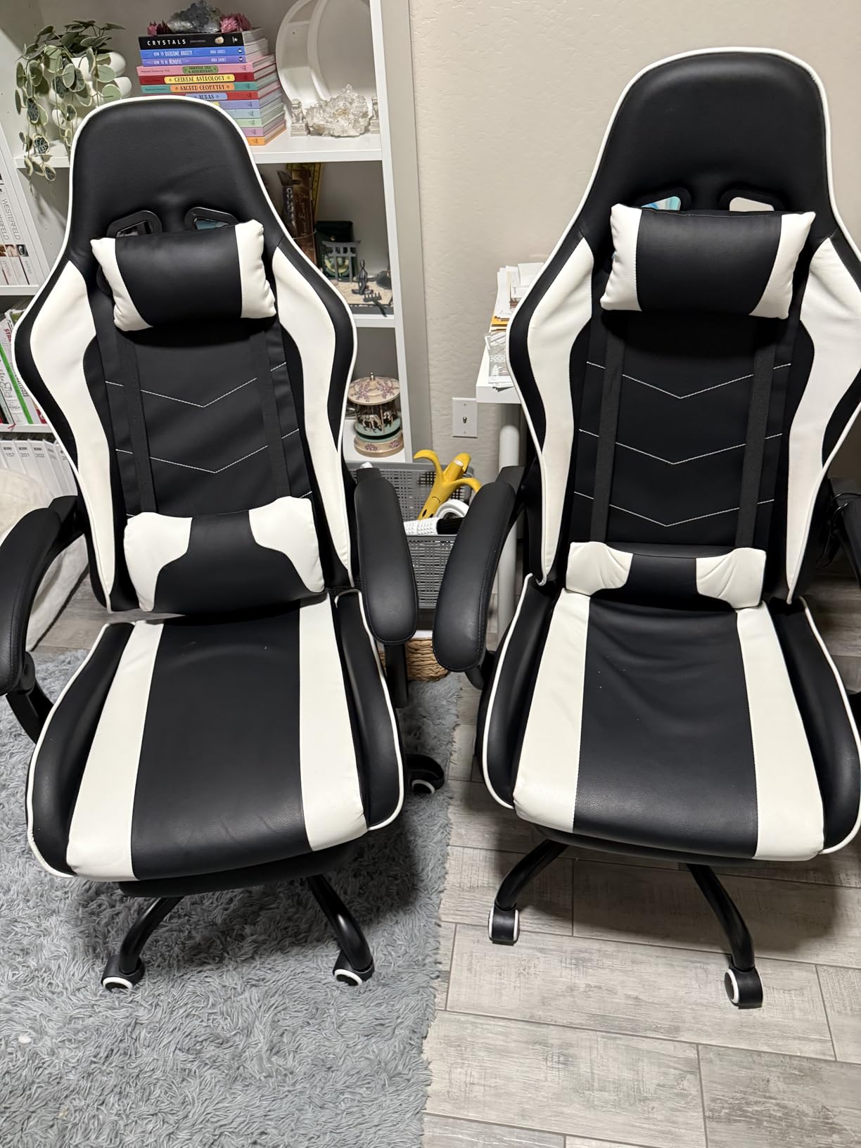 Homall Gaming Chair, Video Game Chair with Footrest and Massage Lumbar Support, Ergonomic Computer Chair Height Adjustable with Swivel Seat and Headrest (White) customer photo 1