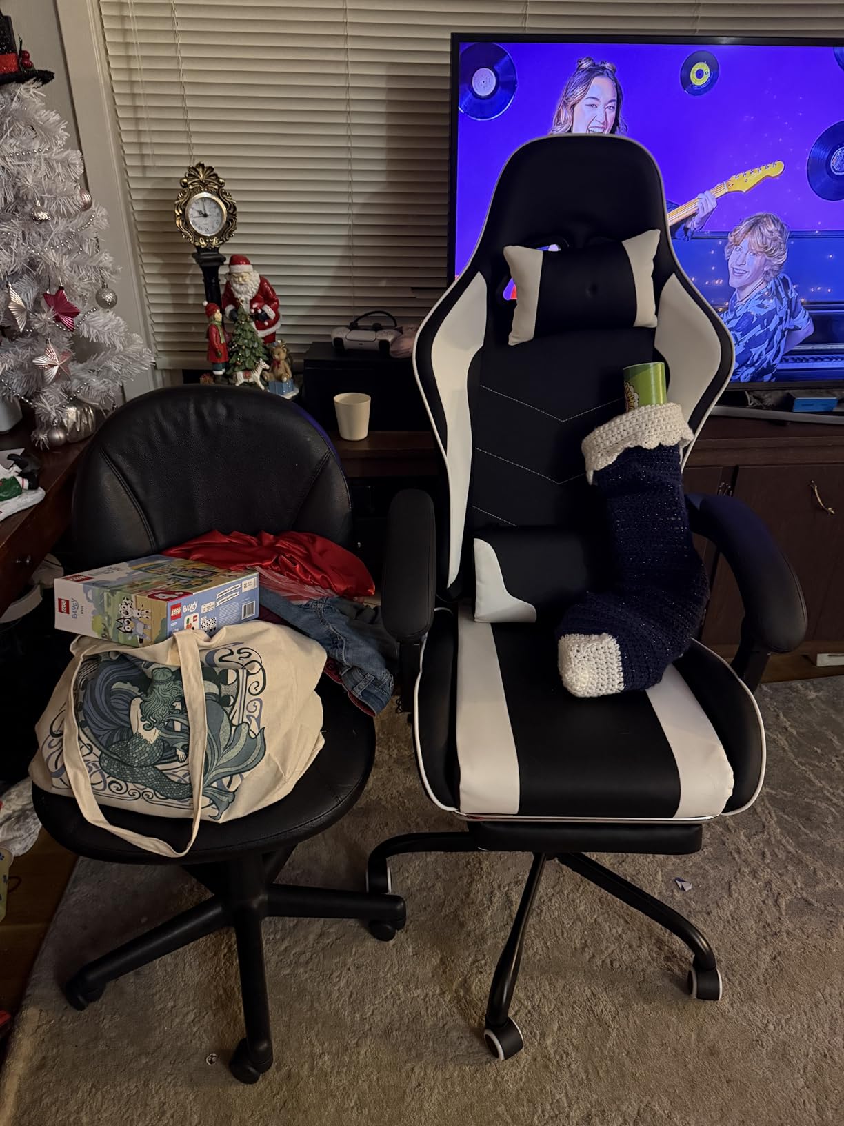 Homall Gaming Chair, Video Game Chair with Footrest and Massage Lumbar Support, Ergonomic Computer Chair Height Adjustable with Swivel Seat and Headrest (White) customer photo 2