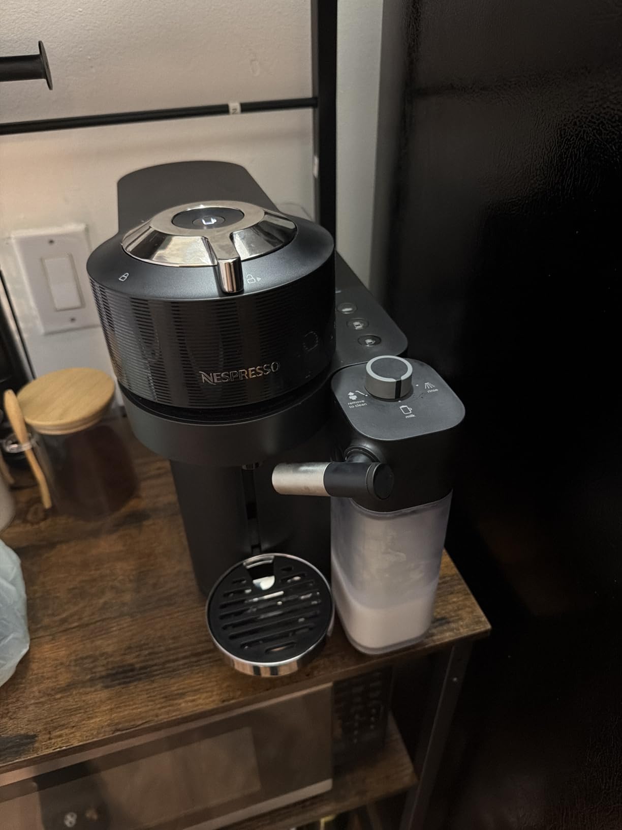 Nespresso Vertuo Lattissima Coffee & Espresso Maker by De'Longhi, Matte White and Glossy Customer Review Nespresso Vertuo Lattissima Coffee & Espresso Maker by De'Longhi, Matte White and Glossy - Customer Photo 1
