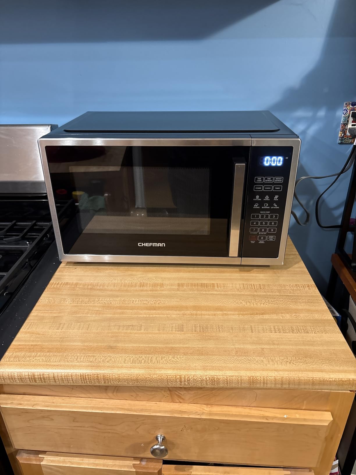 Chefman Countertop Microwave Oven 1.1 Cu. Ft. Digital Stainless Steel Microwave 1000 Watts with 6 Auto Menus, 10 Power Levels, Eco Mode, Memory, Mute Function, Child Safety Lock, Easy Clean - Customer Photo 4