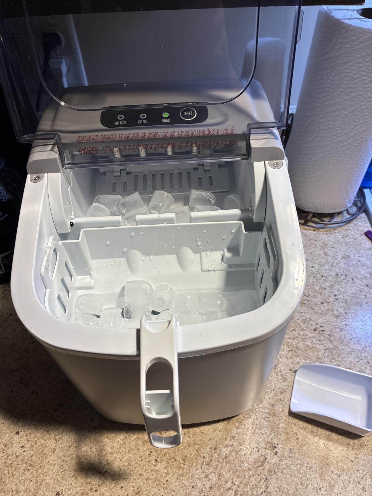 AGLUCKY Ice Makers Countertop, Portable Ice Machine Maker with Handle, Self-Cleaning, 26Lbs/24H, 9 Cubes Ready in 6 Mins, Scoop and Basket, for Home/Office/Kitchen (Grey) Customer Review AGLUCKY Ice Makers Countertop, Portable Ice Machine Maker with Handle, Self-Cleaning, 26Lbs/24H, 9 Cubes Ready in 6 Mins, Scoop and Basket, for Home/Office/Kitchen (Grey) - Customer Photo 5