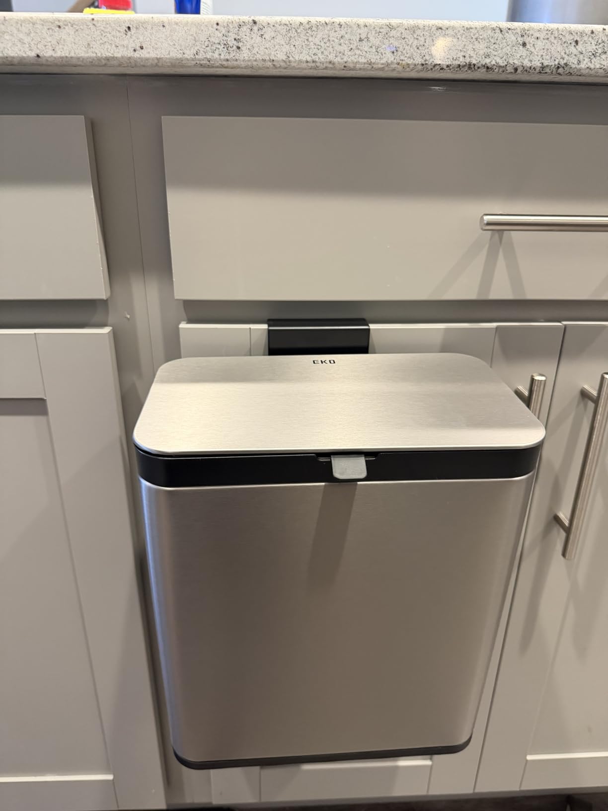 EKO Kitchen Compost Bin, 7L / 1.85 Gal Stainless Steel with Removable Inner Bucket and Deodorizer Compartment, 2-in-1 Countertop Compost Bin with Lid, Food Waste Caddy for Kitchen (MMT & Black Finish) Customer Review EKO Kitchen Compost Bin, 7L / 1.85 Gal Stainless Steel with Removable Inner Bucket and Deodorizer Compartment, 2-in-1 Countertop Compost Bin with Lid, Food Waste Caddy for Kitchen (MMT & Black Finish) - Customer Photo 1