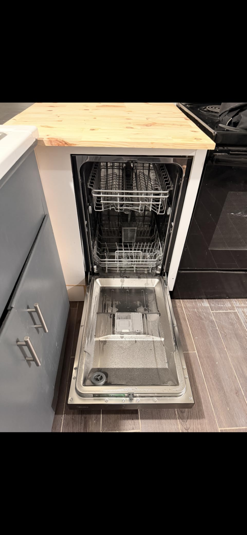 Midea MDF18A1AST Built-in Dishwasher with 8 Place Settings, 6 Washing Programs, Stainless Steel Tub, Heated Dry, Energy Star Certified Customer Review Midea MDF18A1AST Built-in Dishwasher with 8 Place Settings, 6 Washing Programs, Stainless Steel Tub, Heated Dry, Energy Star Certified - Customer Photo 1
