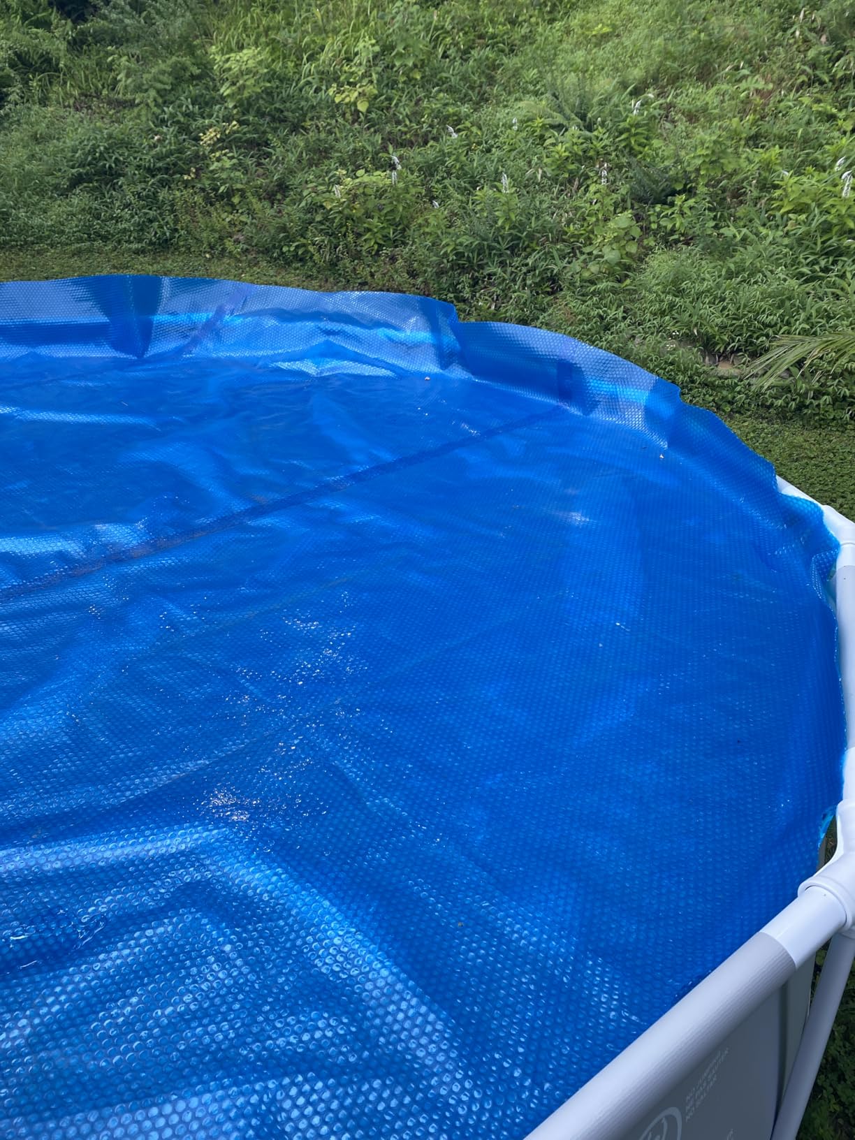 VINGLI 12Mil Solar Pool Cover 16x32FT Rectangle Solar Blanket-Heavy Duty Solar Pool Cover for Above Ground Pool-Solar Heater for Inground Pool, Blue (16' x 32') - Customer Photo 2