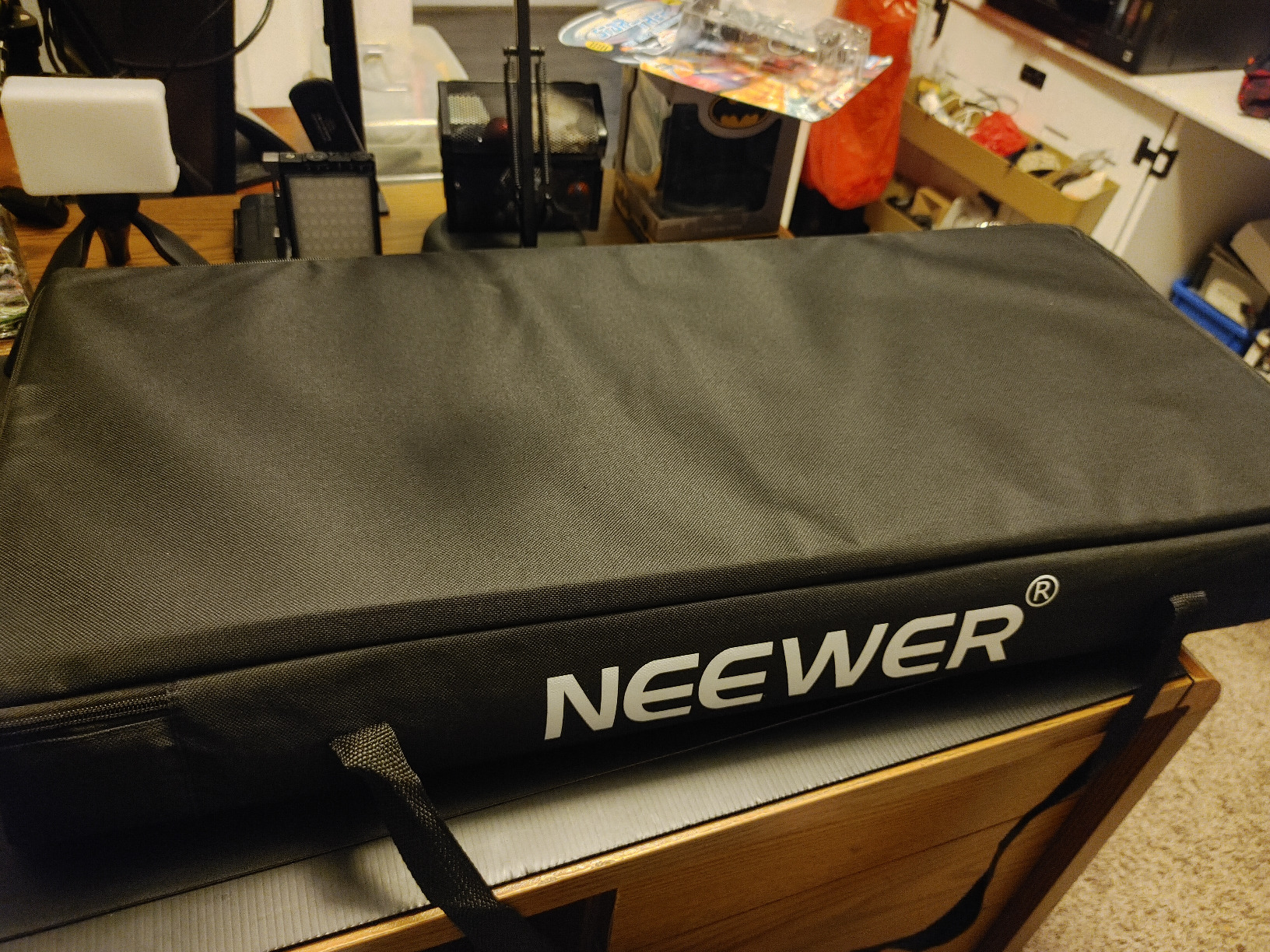 NEEWER TL60 RGB Tube Light, 20W Full Color RGBWW LED Video Lighting Wand Stick for Studio Photography Recording Streaming, APP/2.4G/DMX Control, 7 Pixel Effects 18 Scenes, 2500-10000K CRI97+ TLCI98+ Customer Review NEEWER TL60 RGB Tube Light, 20W Full Color RGBWW LED Video Lighting Wand Stick for Studio Photography Recording Streaming, APP/2.4G/DMX Control, 7 Pixel Effects 18 Scenes, 2500-10000K CRI97+ TLCI98+ - Customer Photo 1
