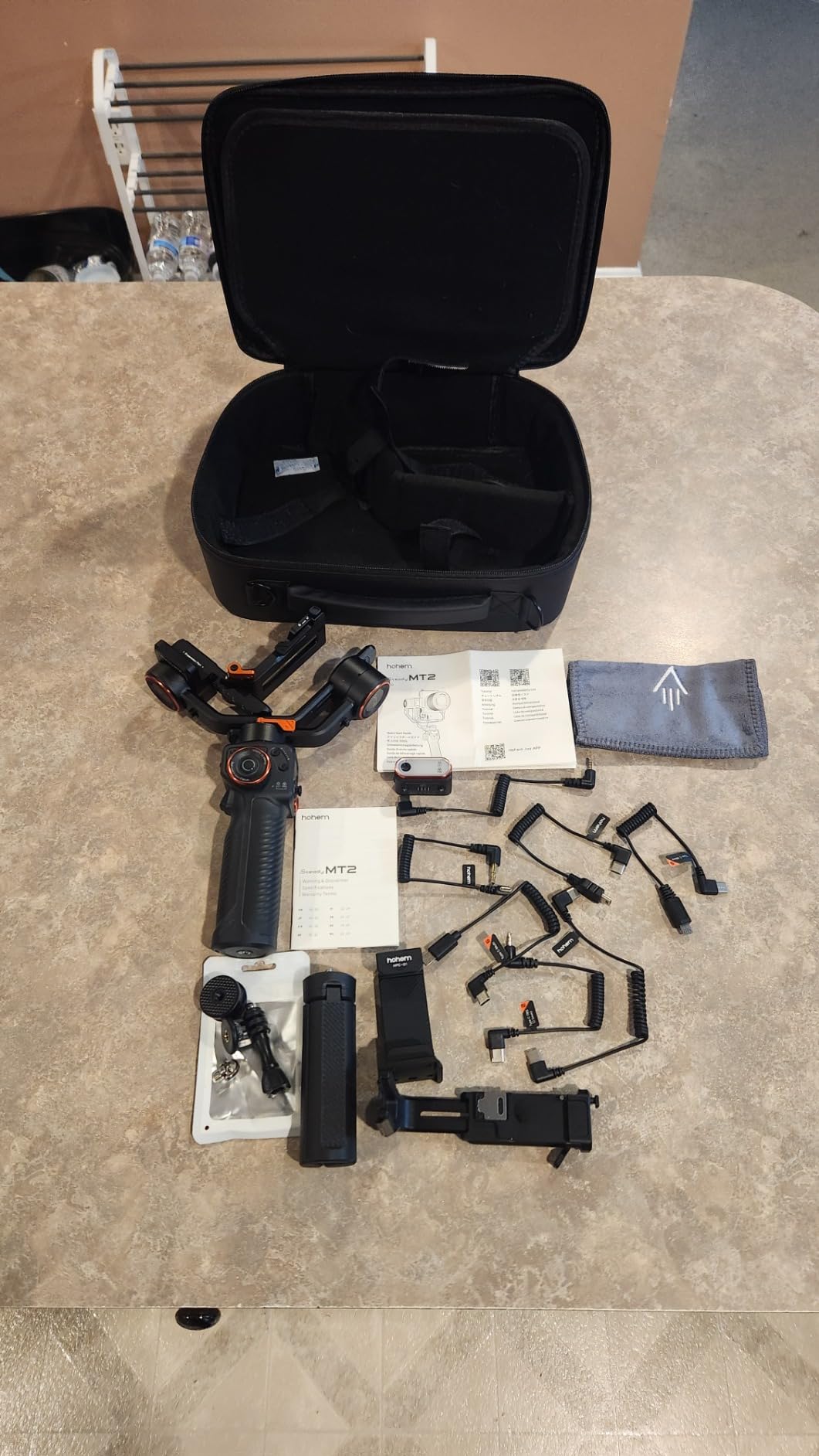 Hohem iSteady MT2 Kit Camera Stabilizer with AI Tracker/Magnetic Fill Light, All in One 3-Axis Gimbal Stabilizer for Mirrorless Camera Smartphone, Native Vertical Shooting Customer Review Hohem iSteady MT2 Kit Camera Stabilizer with AI Tracker/Magnetic Fill Light, All in One 3-Axis Gimbal Stabilizer for Mirrorless Camera Smartphone, Native Vertical Shooting - Customer Photo 1
