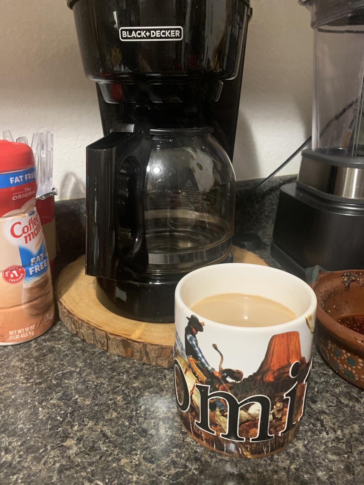 BLACK+DECKER 12-Cup Coffee Maker with Easy On/Off Switch, Easy Pour, Non-Drip Carafe with Removable Filter Basket, Vortex Technology, Black Customer Review BLACK+DECKER 12-Cup Coffee Maker with Easy On/Off Switch, Easy Pour, Non-Drip Carafe with Removable Filter Basket, Vortex Technology, Black - Customer Photo 1