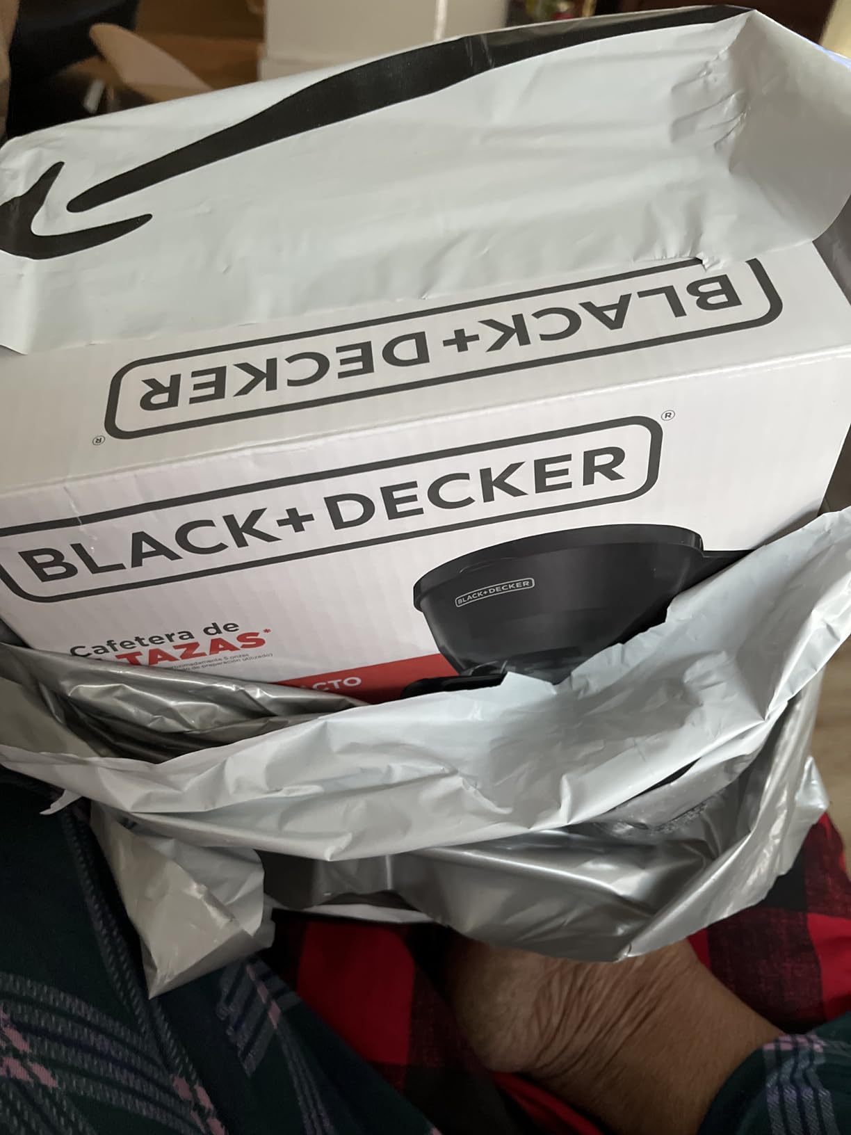 BLACK+DECKER 12-Cup Coffee Maker with Easy On/Off Switch, Easy Pour, Non-Drip Carafe with Removable Filter Basket, Vortex Technology, Black Customer Review BLACK+DECKER 12-Cup Coffee Maker with Easy On/Off Switch, Easy Pour, Non-Drip Carafe with Removable Filter Basket, Vortex Technology, Black - Customer Photo 2