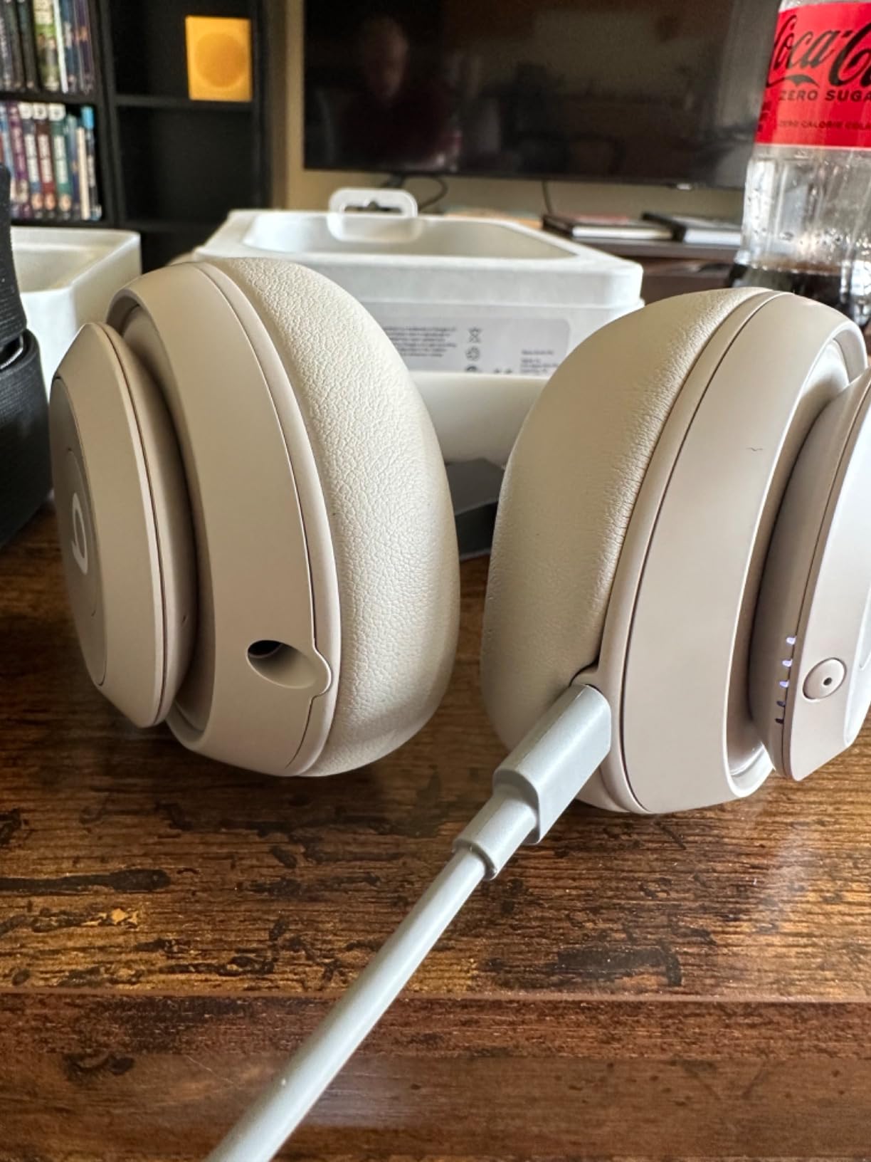 Beats Studio Pro-Premium Wireless Over-Ear Headphones- Up to 40-Hour Battery Life, Active Noise Cancelling, USB-C Lossless Audio, Apple & Android Compatible- Sandstone Customer Review Beats Studio Pro-Premium Wireless Over-Ear Headphones- Up to 40-Hour Battery Life, Active Noise Cancelling, USB-C Lossless Audio, Apple & Android Compatible- Sandstone - Customer Photo 2