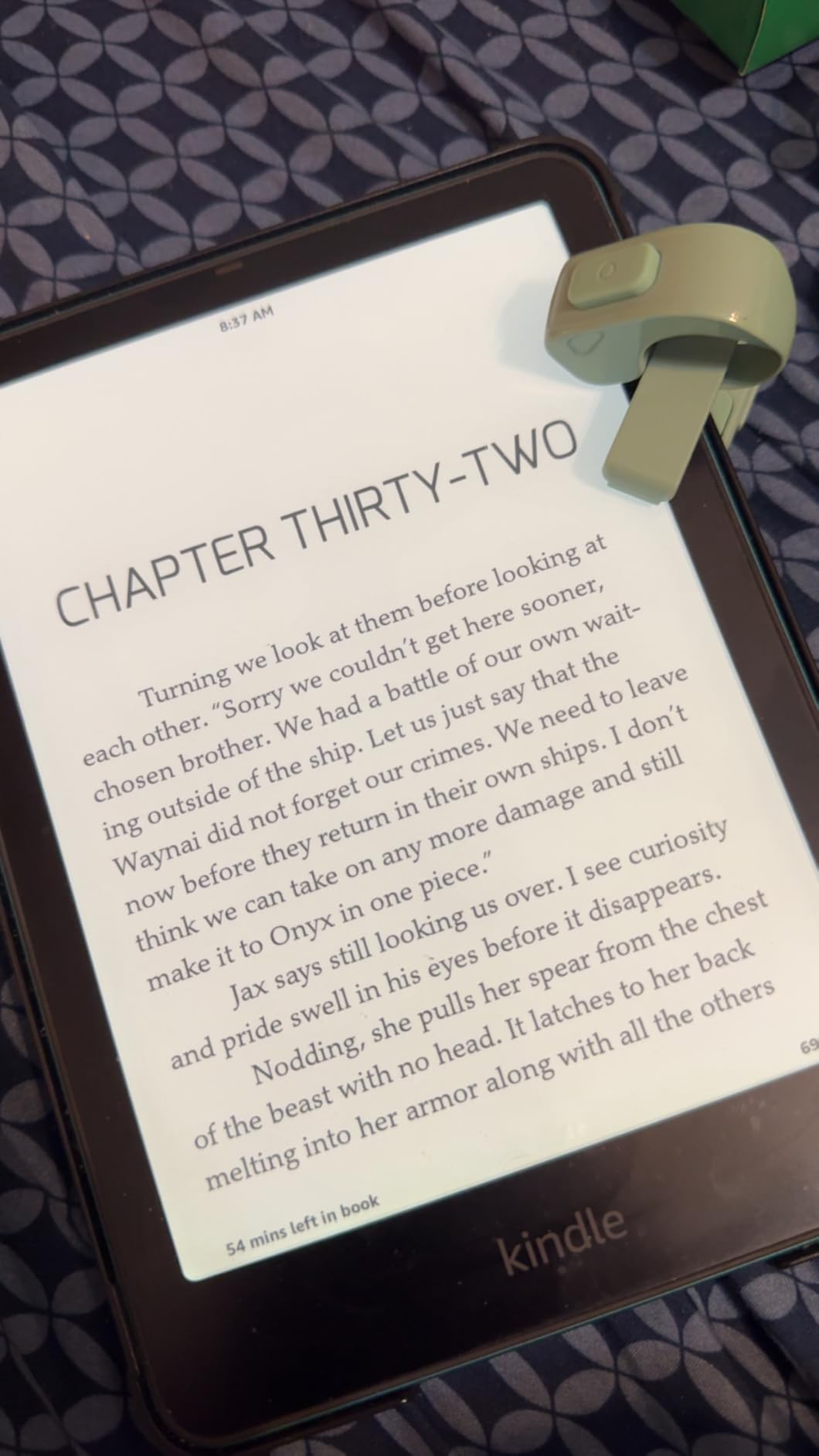 Amazon Kindle Paperwhite Signature Edition 32GB (newest model) - 20% faster with auto-adjusting front light, wireless charging, and weeks of battery life - Metallic Black customer photo 1