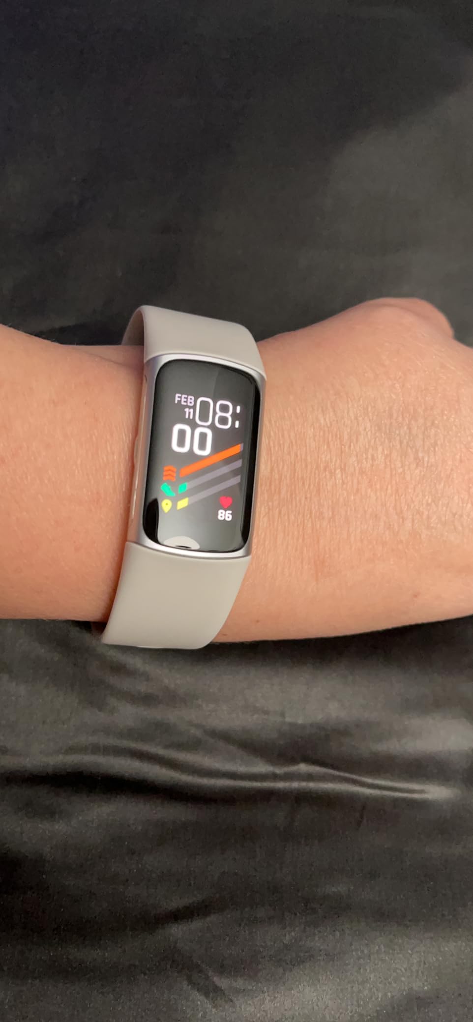 Fitbit Charge 6 Fitness Tracker with Google apps, Heart Rate on Exercise Equipment, 6-Months Premium Membership Included, GPS, Health Tools and More, Obsidian/Black customer photo 2
