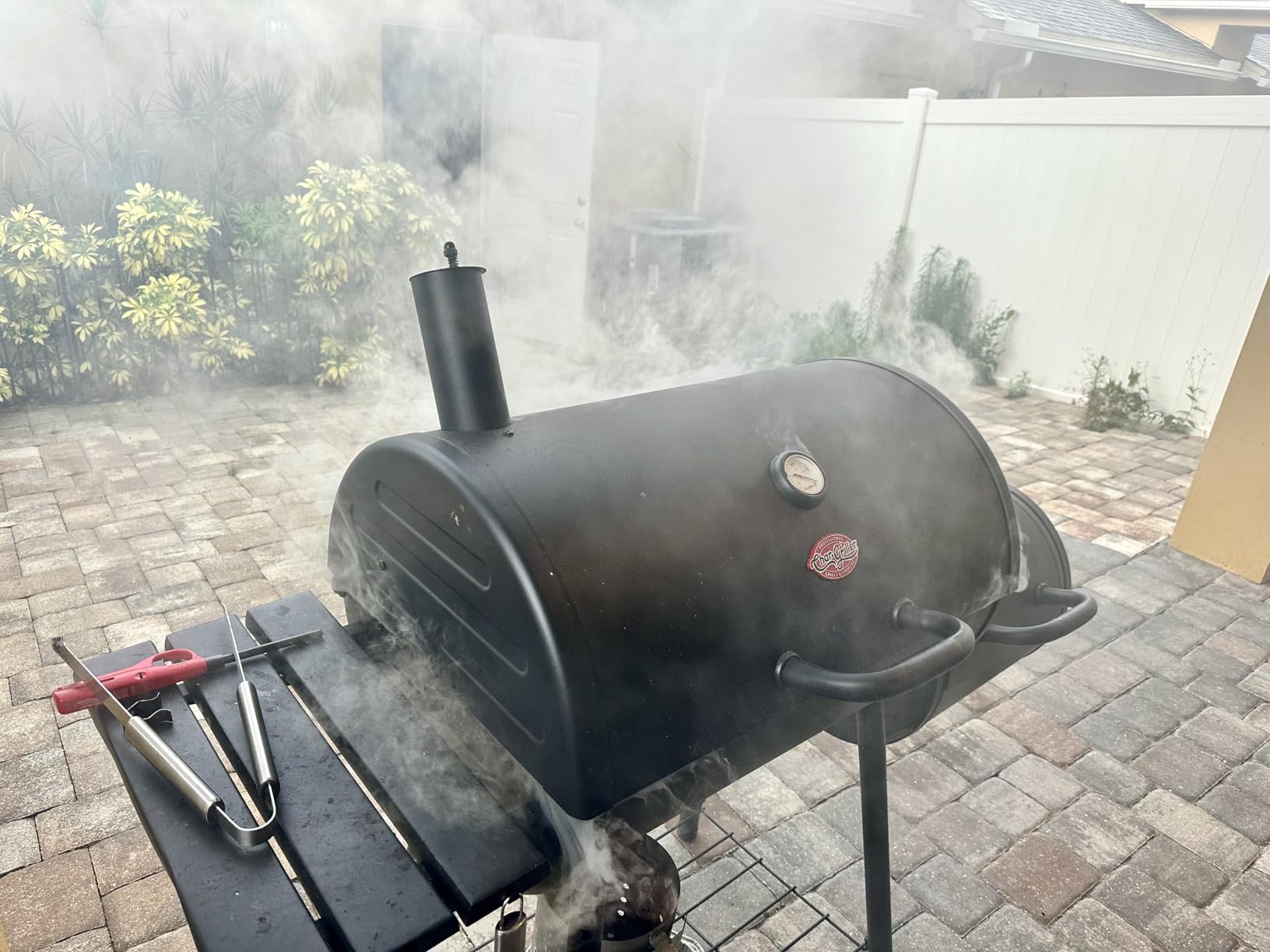 Char-Griller Smokin Pro Charcoal Grill and Offset Smoker with Side Fire Box, Dual Damper Control, Chrome Plated Steel Warming Rack, 1,130 Cooking Square Inches in Black, Model CG30044223 - Customer Photo 2