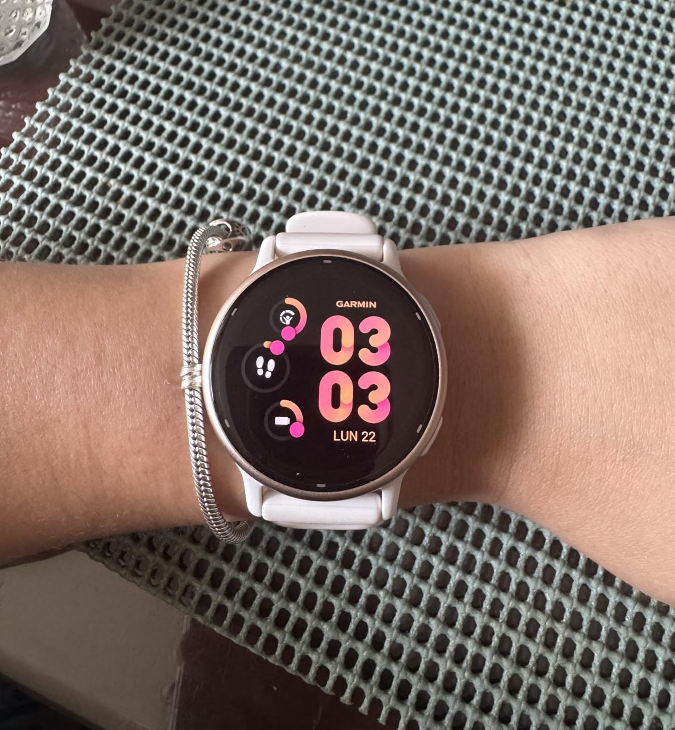 Garmin vívoactive 5, Health and Fitness GPS Smartwatch, AMOLED Display, Up to 11 Days of Battery, Ivory Customer Review Garmin vívoactive 5, Health and Fitness GPS Smartwatch, AMOLED Display, Up to 11 Days of Battery, Ivory - Customer Photo 1