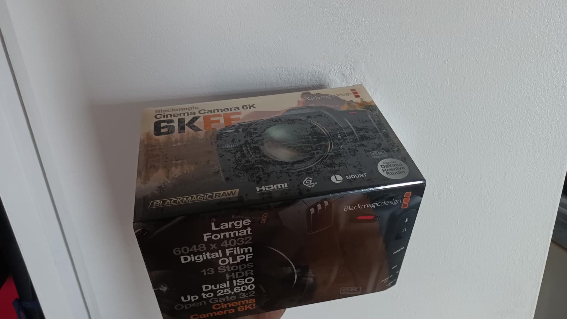 Blackmagic Design Cinema Camera 6K, Full Frame Sensor, L Mount (CINECAM60KLFL) - Customer Photo 1