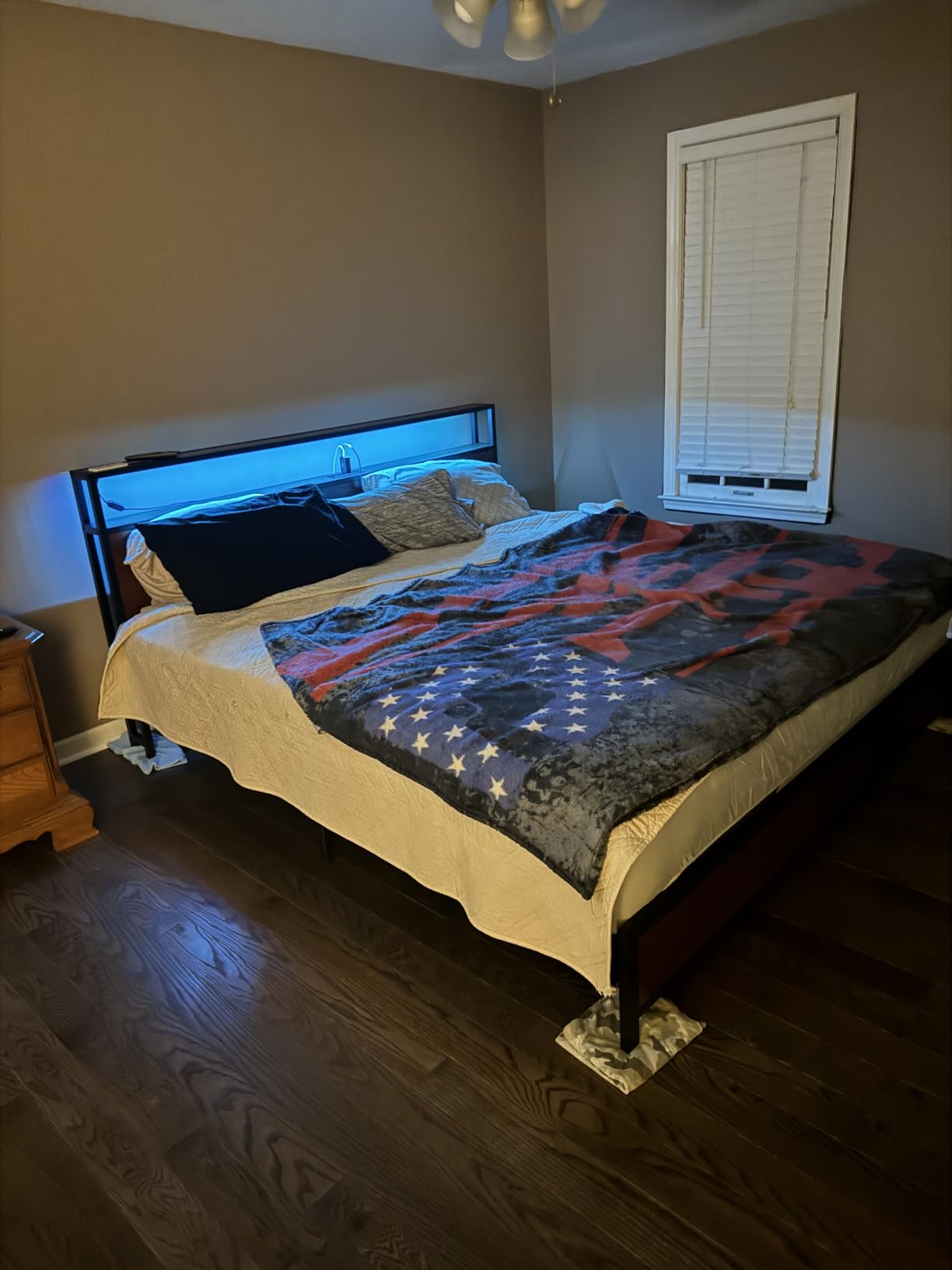 Lifezone Queen Bed Frame with 2-Tier Storage Headboard, Metal Platform Bed Frame with 4 Storage Drawers, Built in Charging Station & LED, Noise-Free/Metal Support/No Box Spring Needed, Vintage Brown - Customer Photo 1