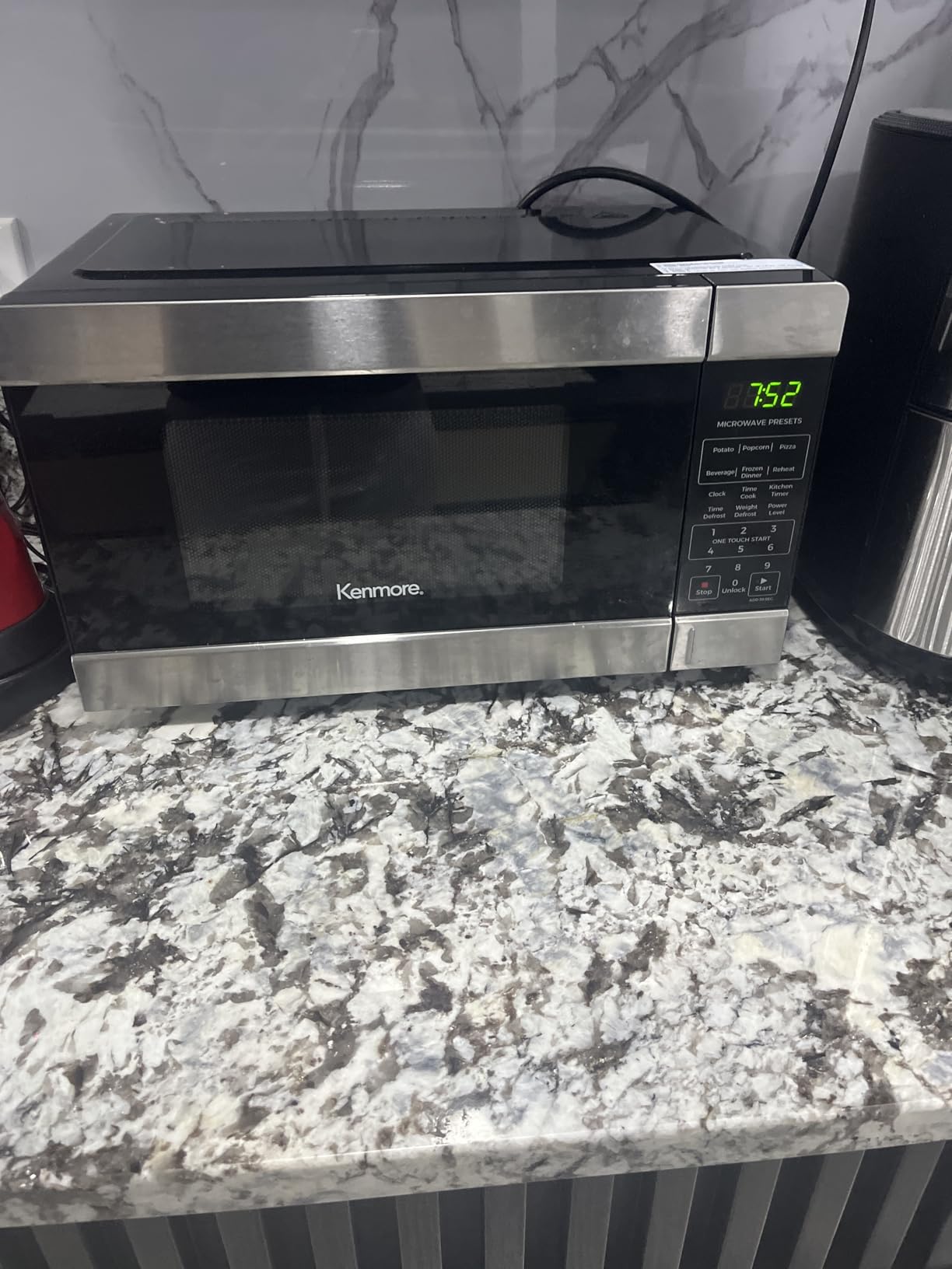 Kenmore Countertop Microwave, 6 Auto-Preset Menus, Child Lock, Defrost & Express Cooking Features, 900 Watt, .9 Cu Ft, Stainless Steel - Customer Photo 2